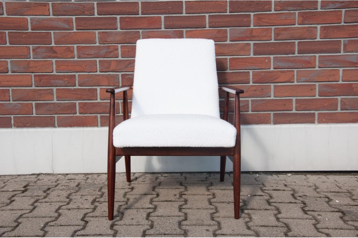 Midcentury armchair model 300-190 designed by H. Lis in Poland in 1960s.
After professional renovation, the seat and backrest are covered with a new white boucle fabric. Walnut frame polished and restored. Excellent condition.

Dimensions: height
