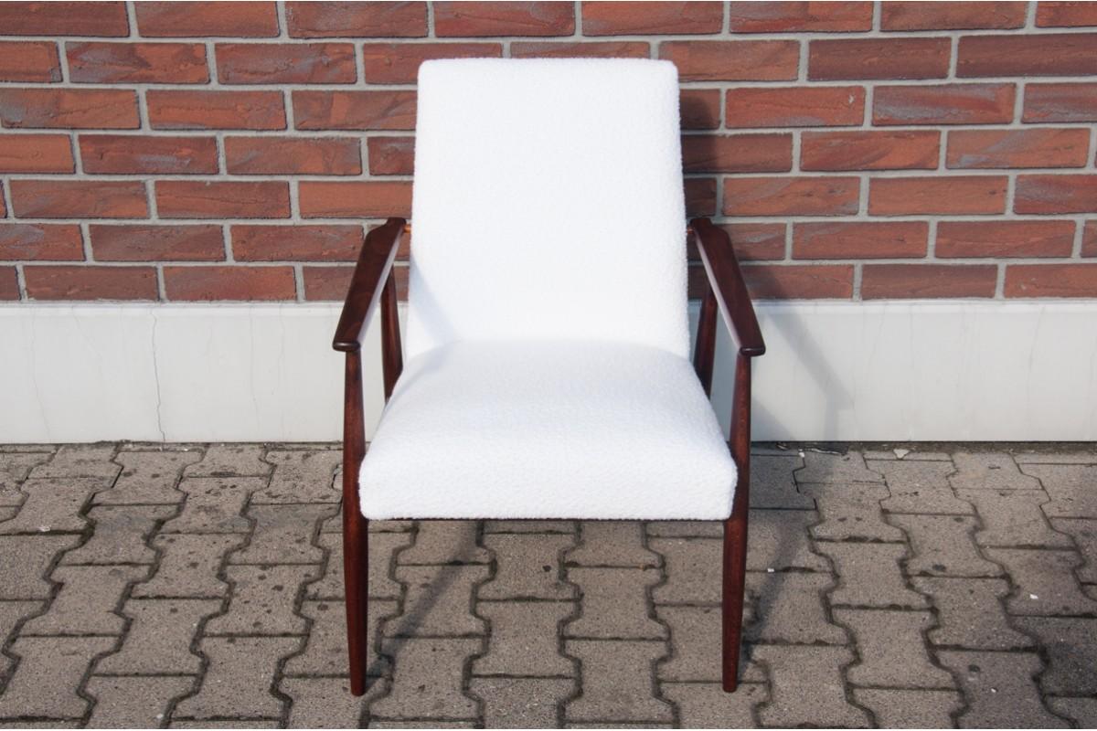 Mid-Century Modern White Boucle Mid-Century Armchair, Model 300-190, Designed by H. Lis, 1960s For Sale