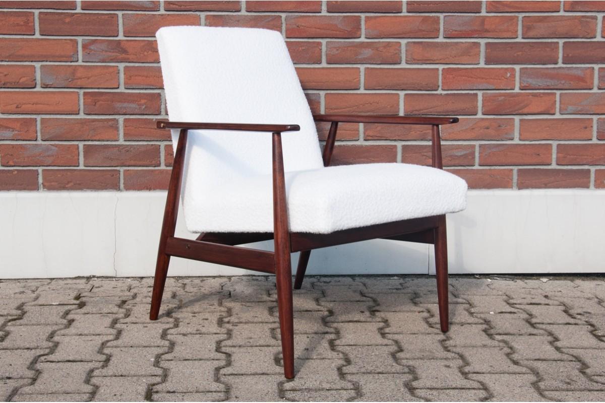 White Boucle Mid-Century Armchair, Model 300-190, Designed by H. Lis, 1960s For Sale 1