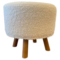 Puf Otomano Blanco Boucle con Patas
