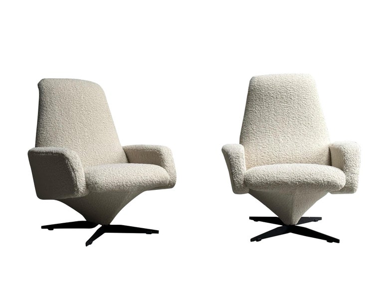 White Bouclé Upholstered Pair Chairs with Ottomans, Italy, 1960s For