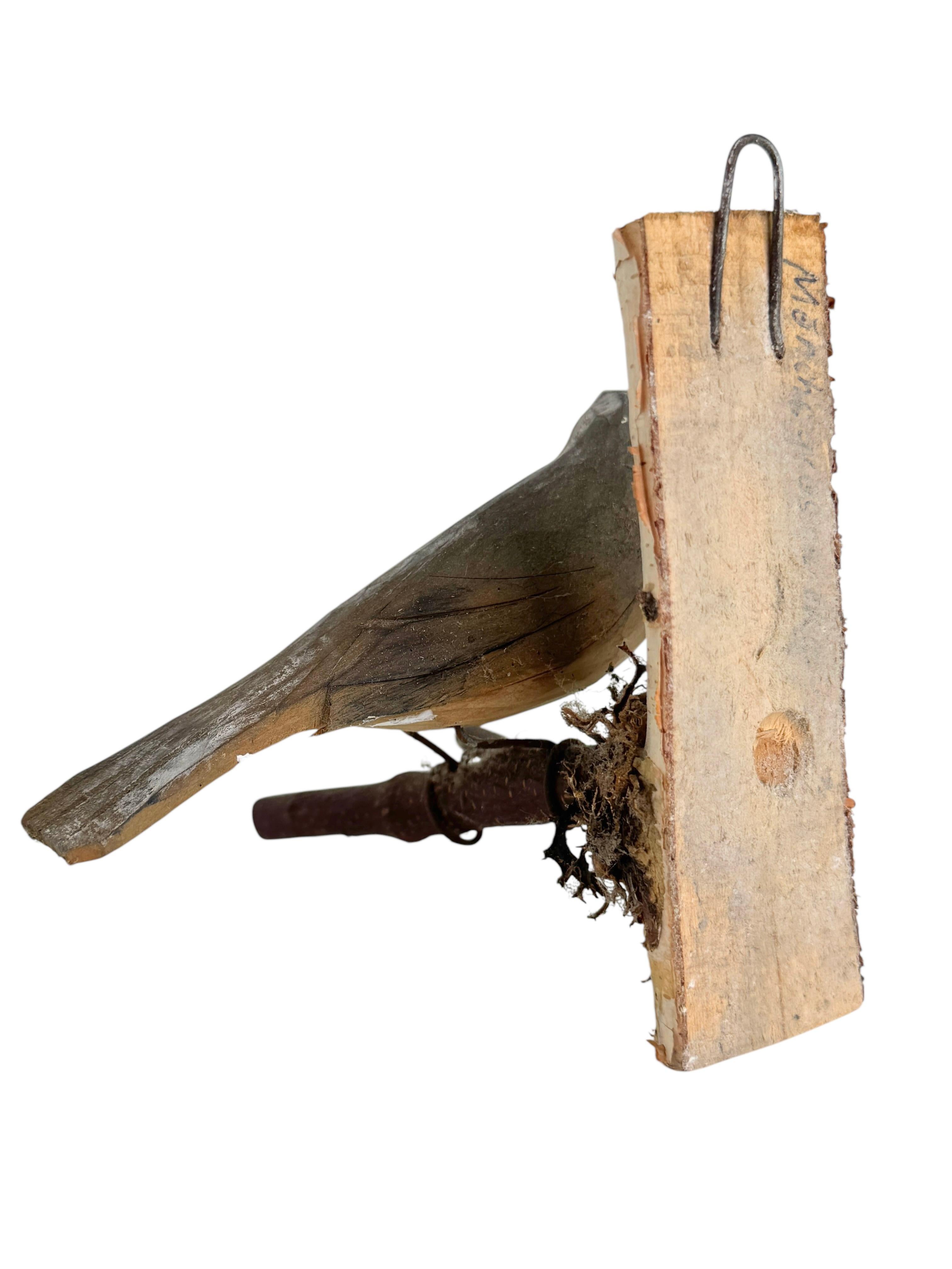 Sittelle à poitrine blanche Viechtauer Oiseau en bois sculpté Black Forest Autriche années 1920 Bon état - En vente à Nuernberg, DE