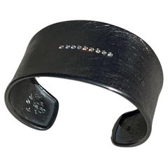 Bracelet manchette en diamant blanc taillé en brillant avec patine Silver