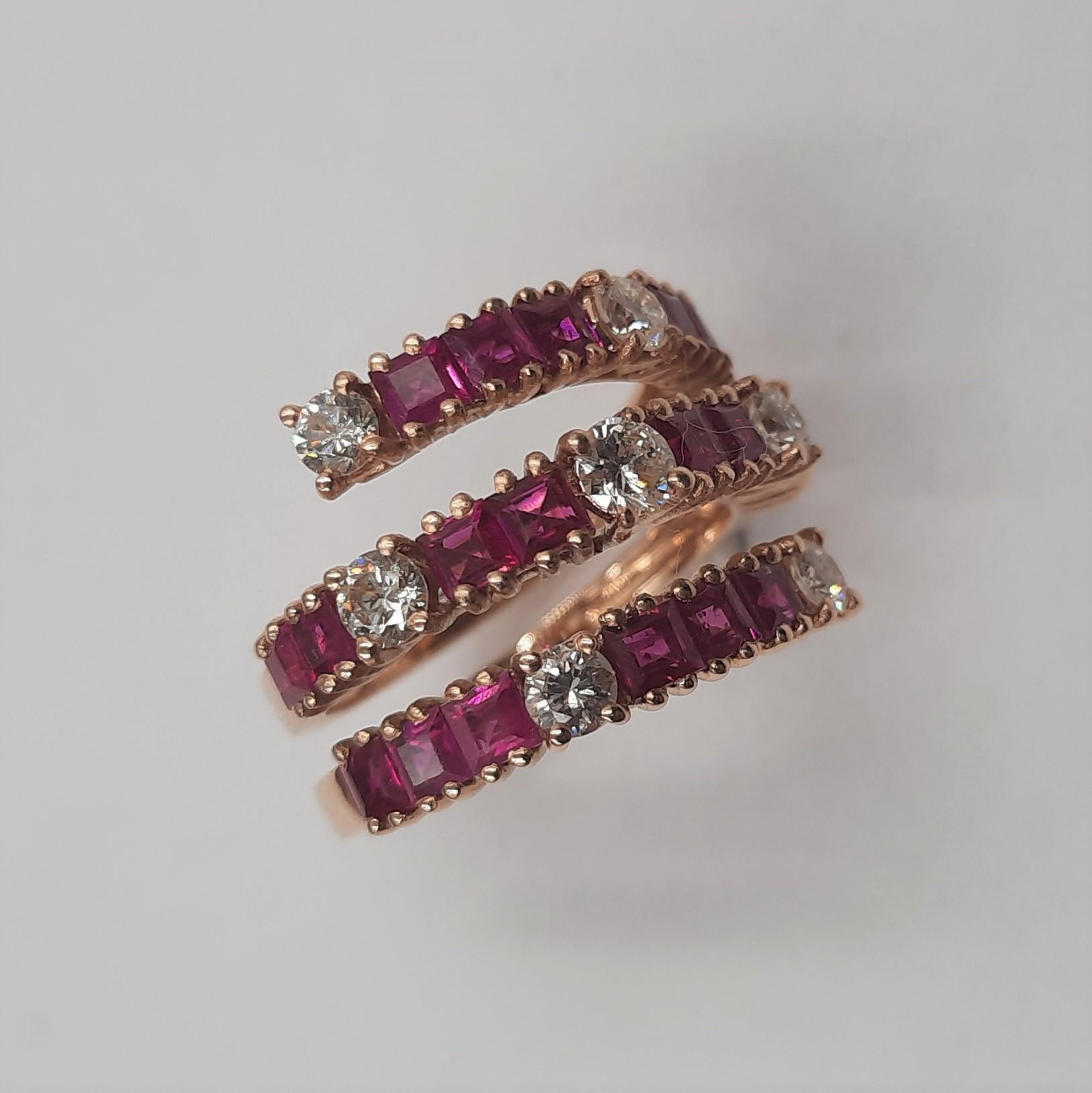 Schöner Ring aus weißem Brillantschliff (0,93 Karat), Rubin (3,61 Karat) und 18 Karat Roségold (7,60 Gramm). 