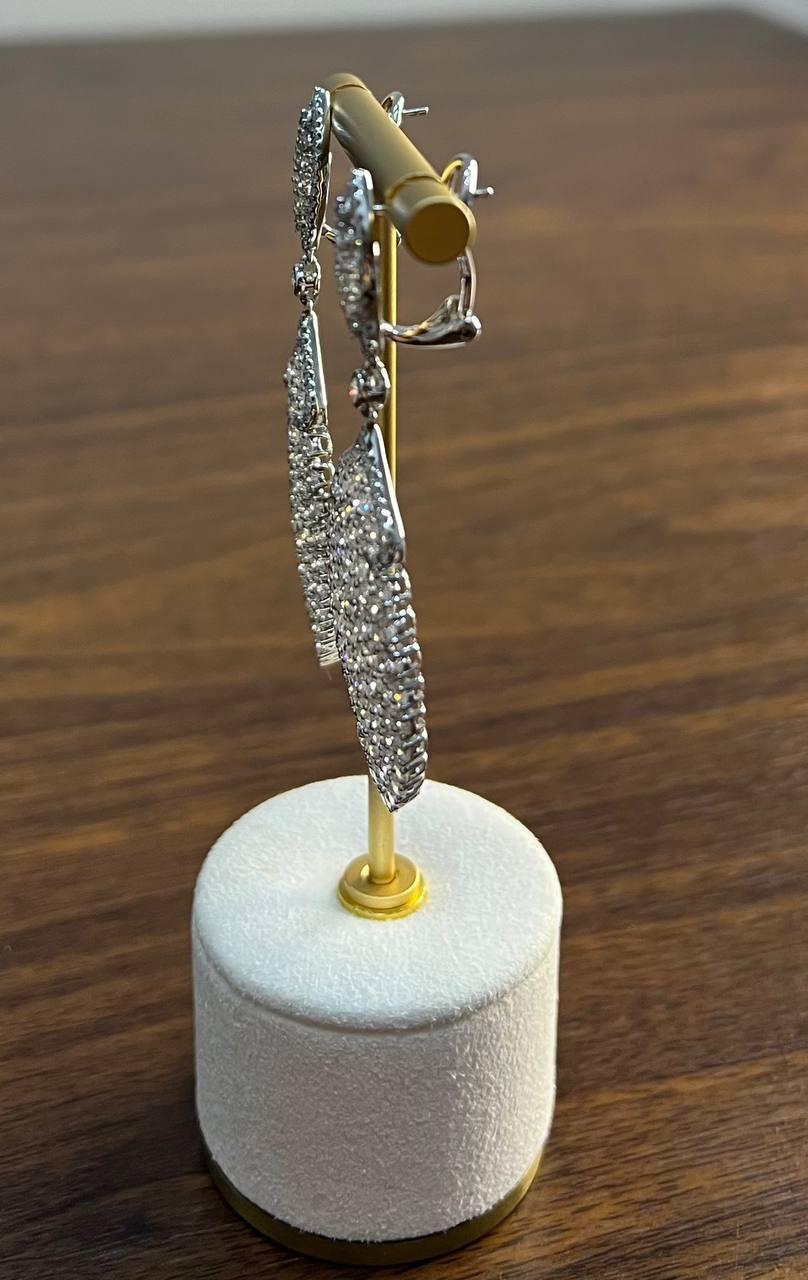 De las mujeres Pendientes Únicos de Gota en Oro Blanco de 18 quilates con Diamantes Pavé de Corte Brillante Blanco en venta