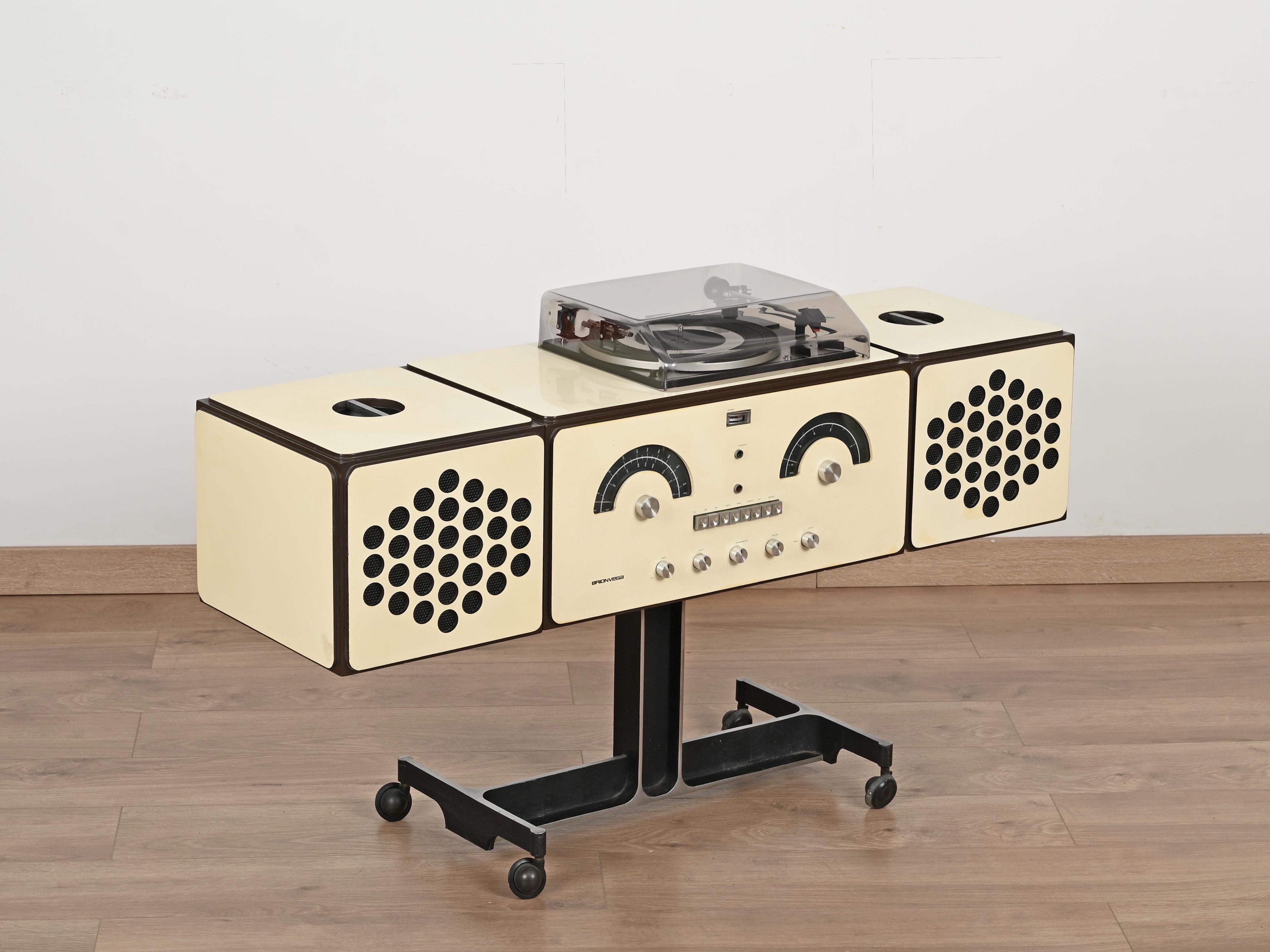 Radiofonografo e giradischi Brionvega RR126 bianco di Castiglioni, Italia 1965 In condizioni buone in vendita a Roma, IT