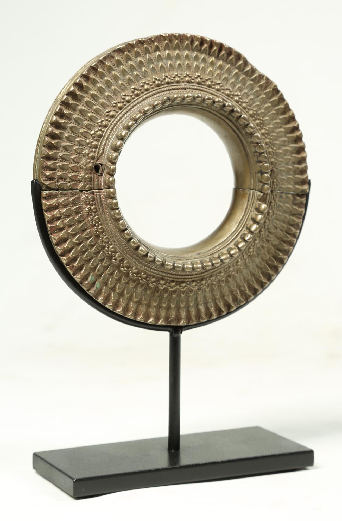 Sub-Saharan African White Bronze East African or Asian Large Bracelet, Early 20th Century Fine For Sale