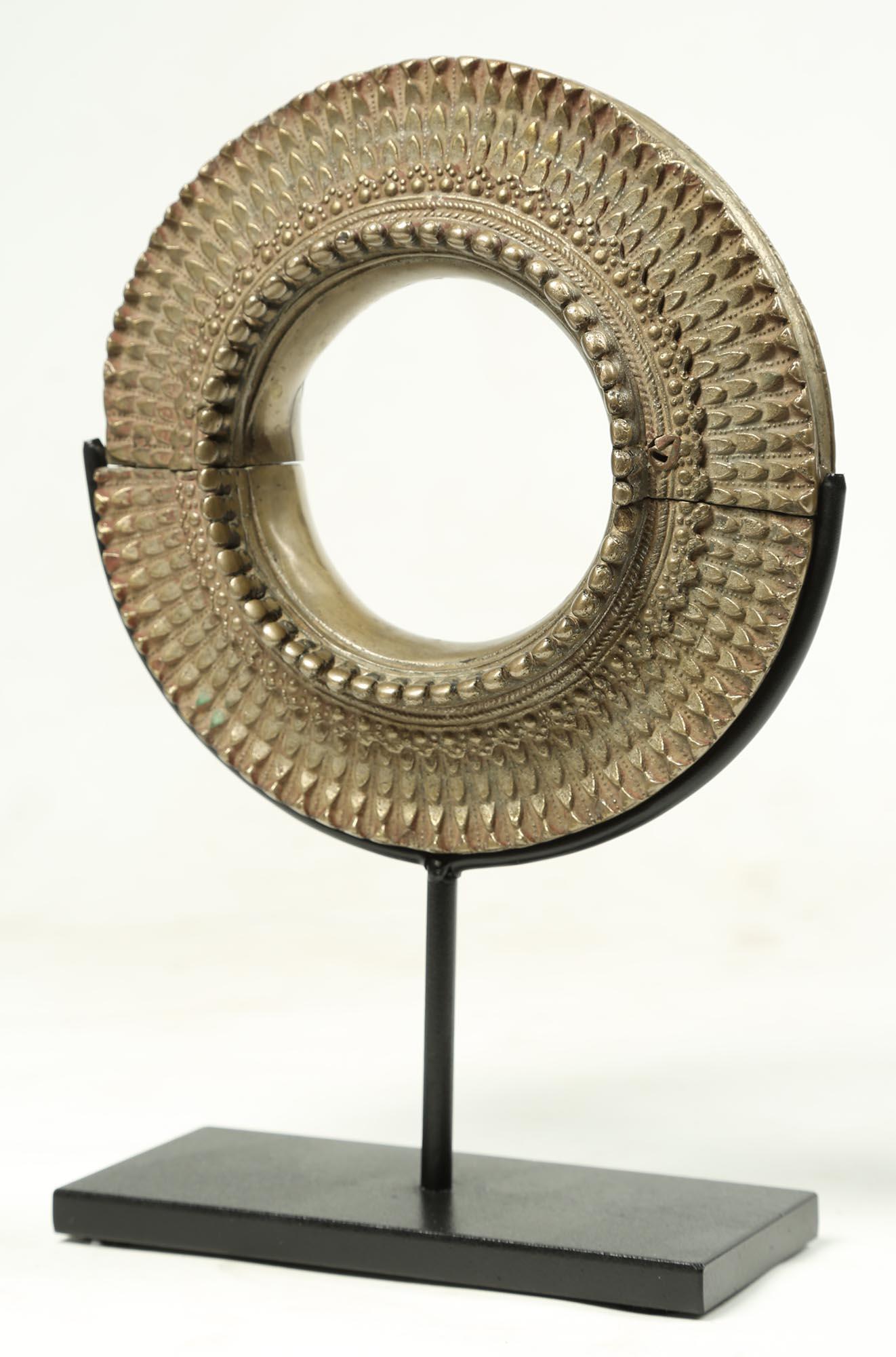 Hand-Crafted White Bronze East African or Asian Large Bracelet, Early 20th Century Fine For Sale