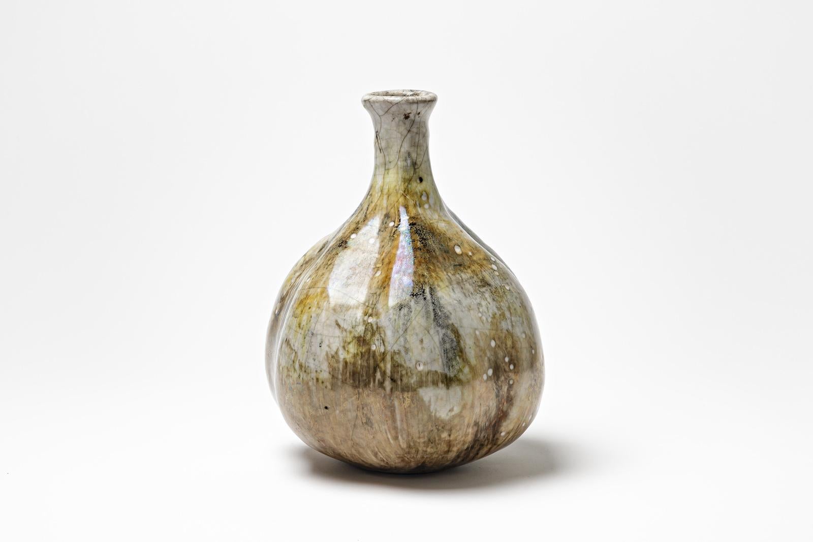Français Vase en céramique émaillée blanc/brun de Gisèle Buthod-Garçon, vers 1980-1990 en vente