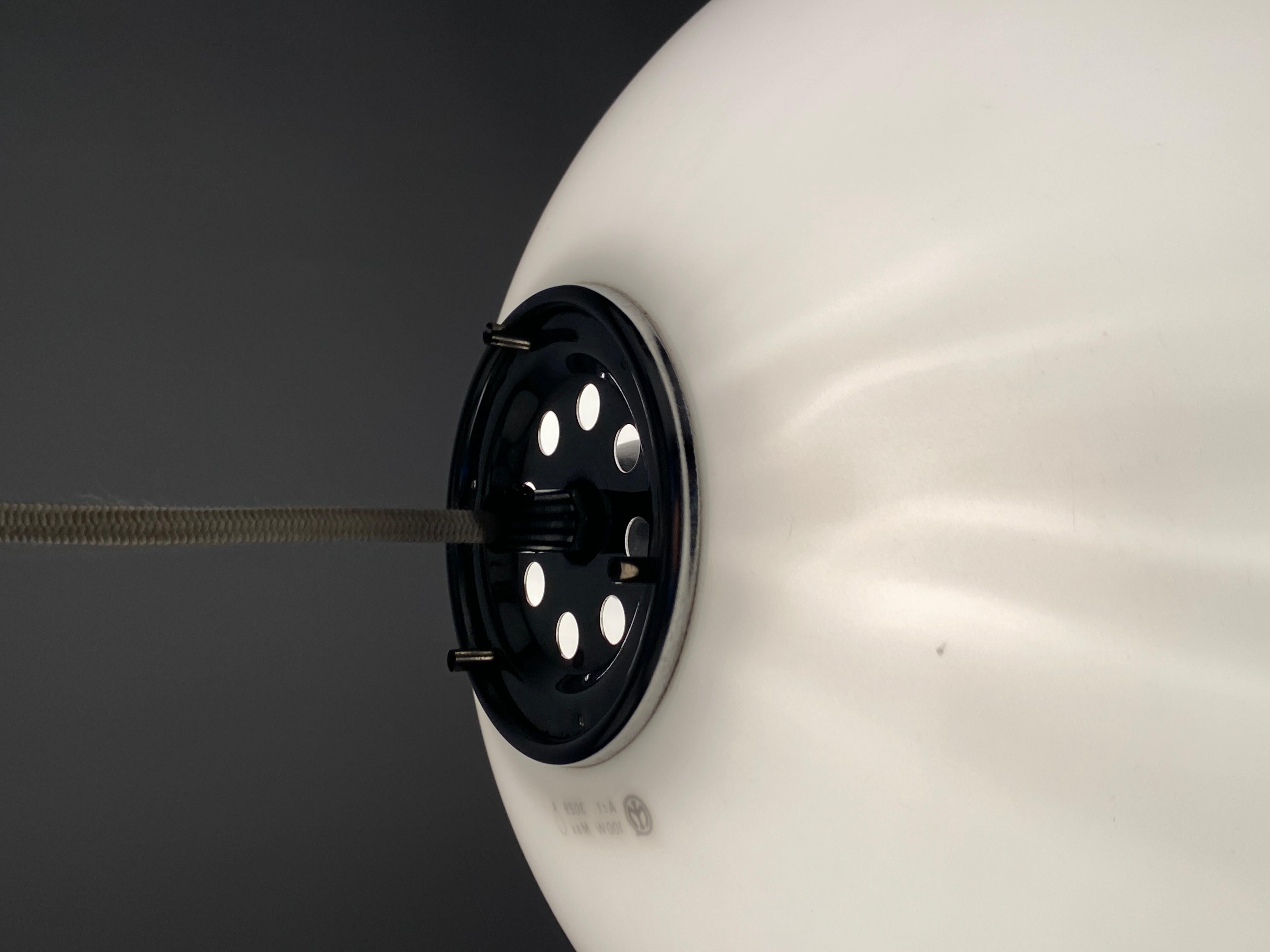 White BUD pendant lamp designed by Harvey Guzzini for Meblo 5