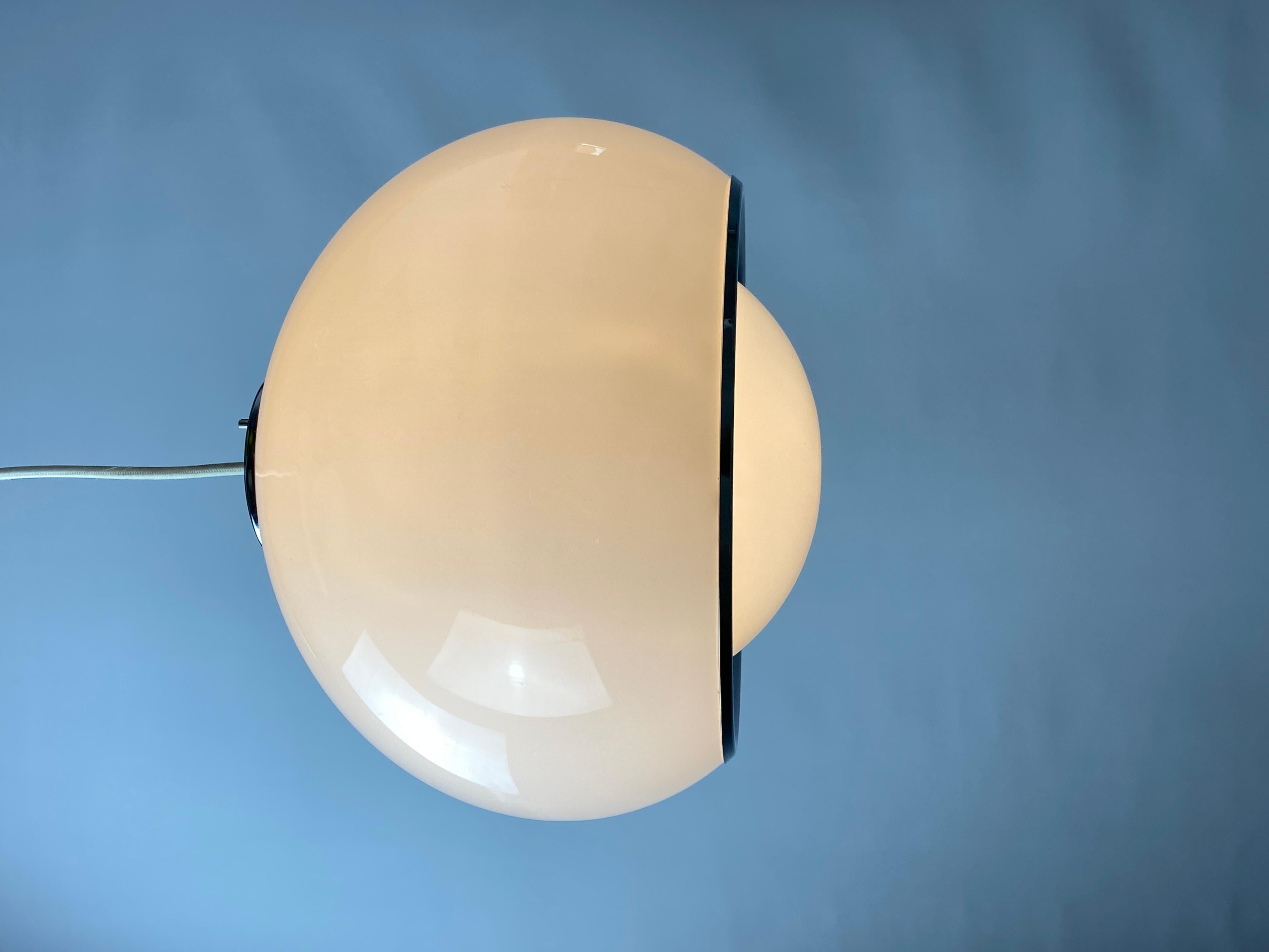 White BUD pendant lamp designed by Harvey Guzzini for Meblo 1