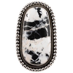 Anello in turchese di bufalo bianco e sterlina