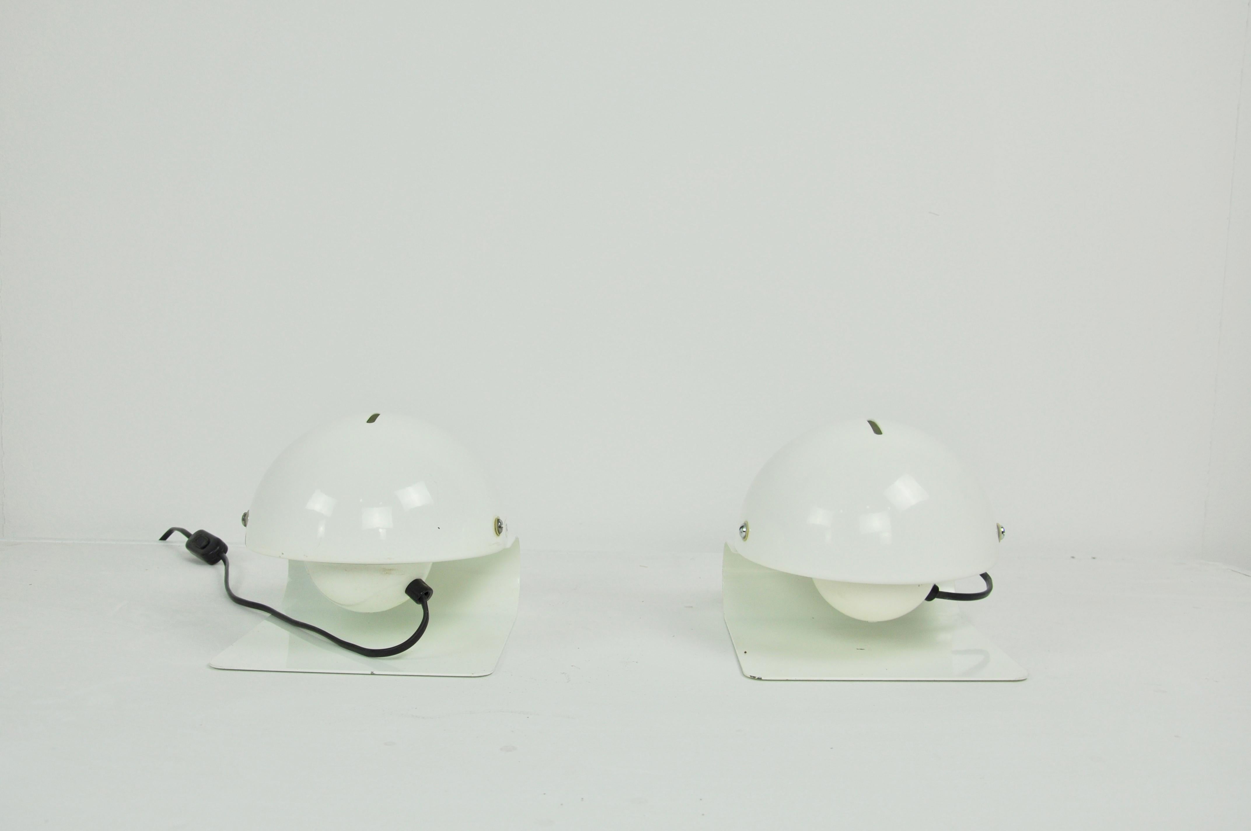 White Bugia Table Lamps by Giuseppe Cormio for Guzzini, 1970s In Good Condition In Lasne, BE