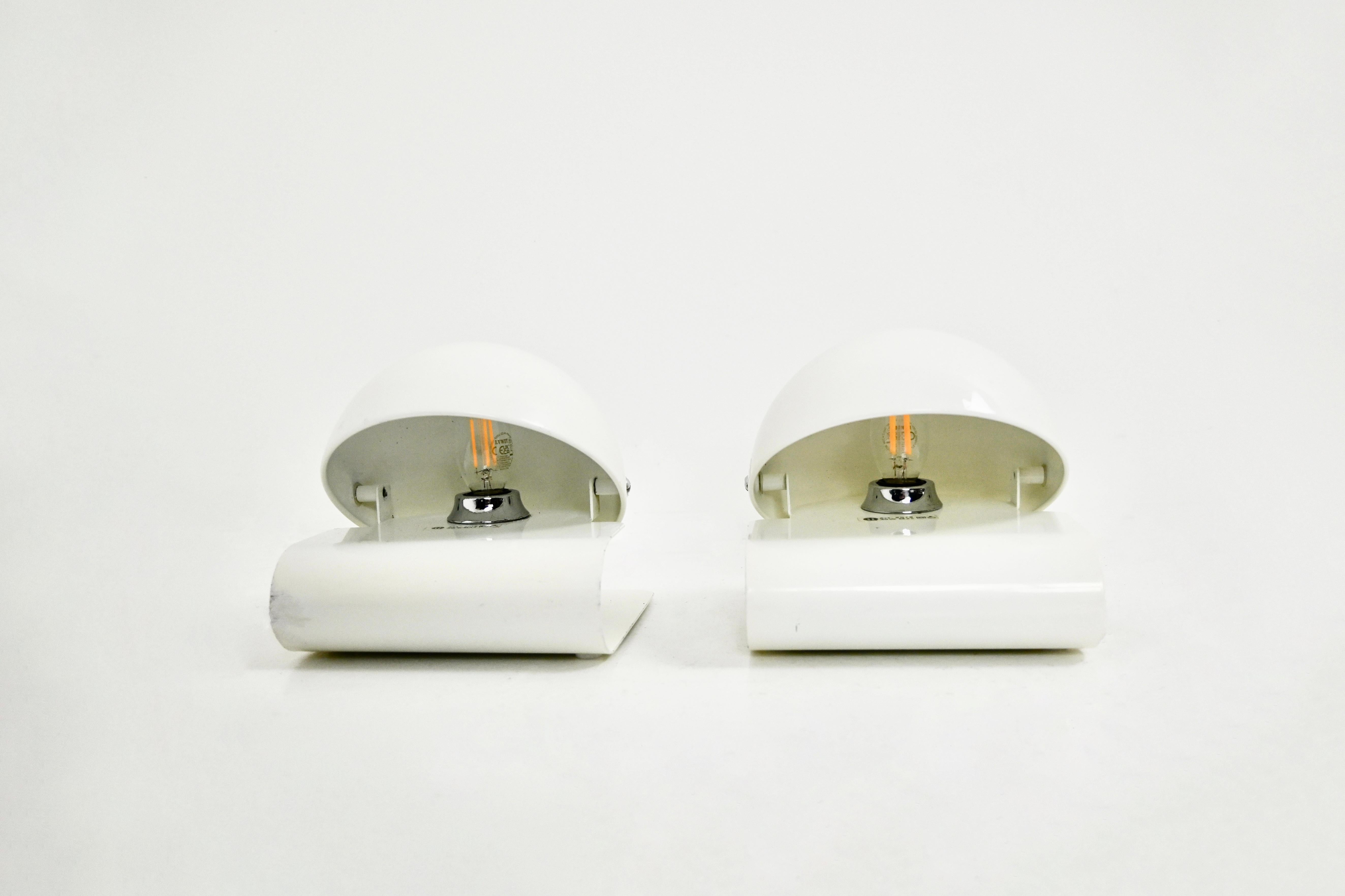 Pair of white color lamp. Stamped IGUZZINI. Wear due to time and the age of the lamp.
FOR SHIPPING, REQUEST US FOR RECEIVE THE BEST PRICE
