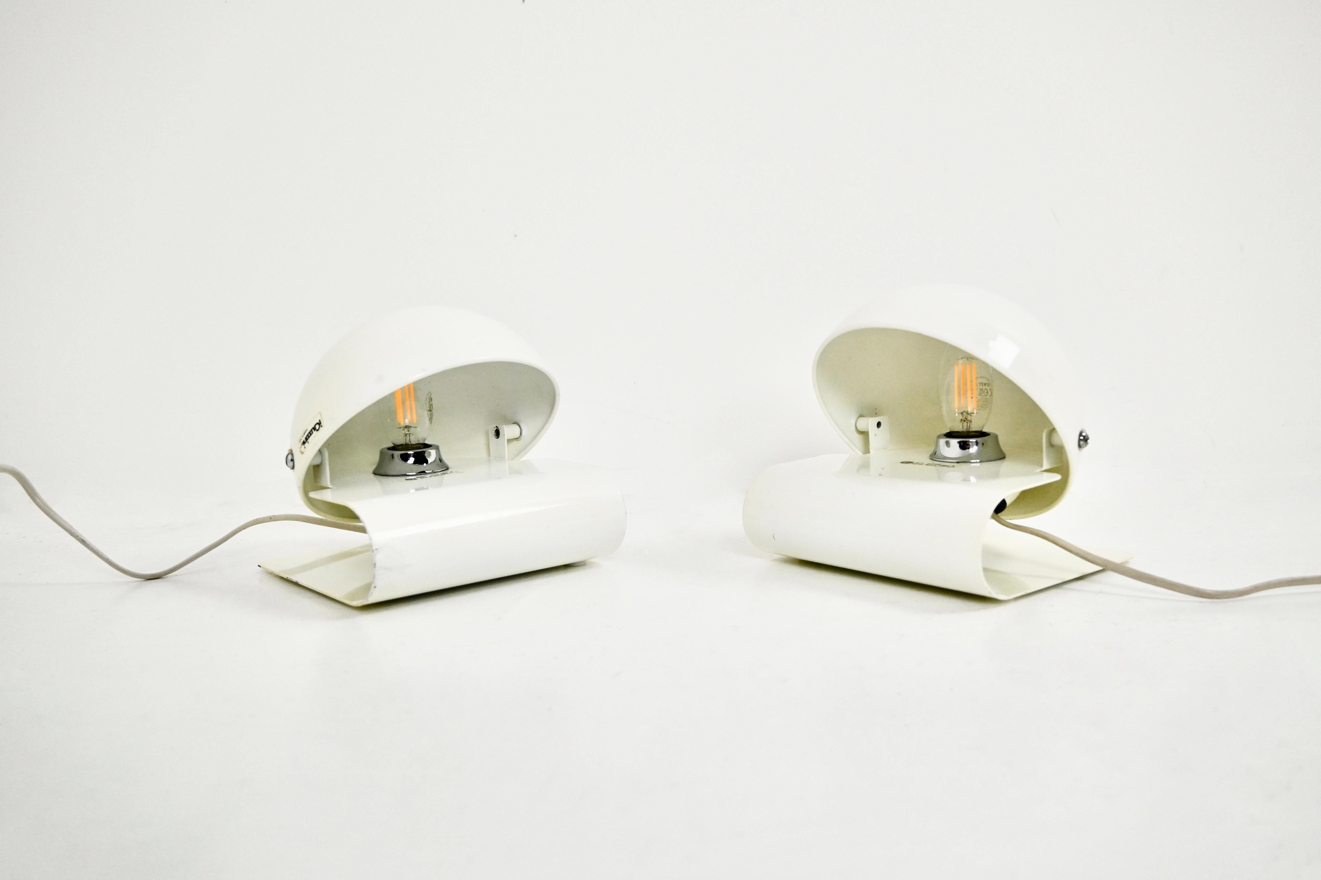 Mid-Century Modern White Bugia Table Lamps by Giuseppe Cormio for IGuzzini, 1970s, set of 2 For Sale