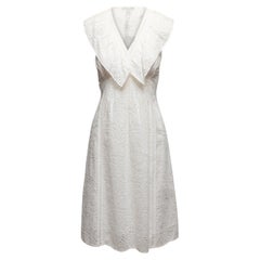 Weißes ärmelloses Kleid von Burberry mit Ösen und Ärmeln Größe US 2