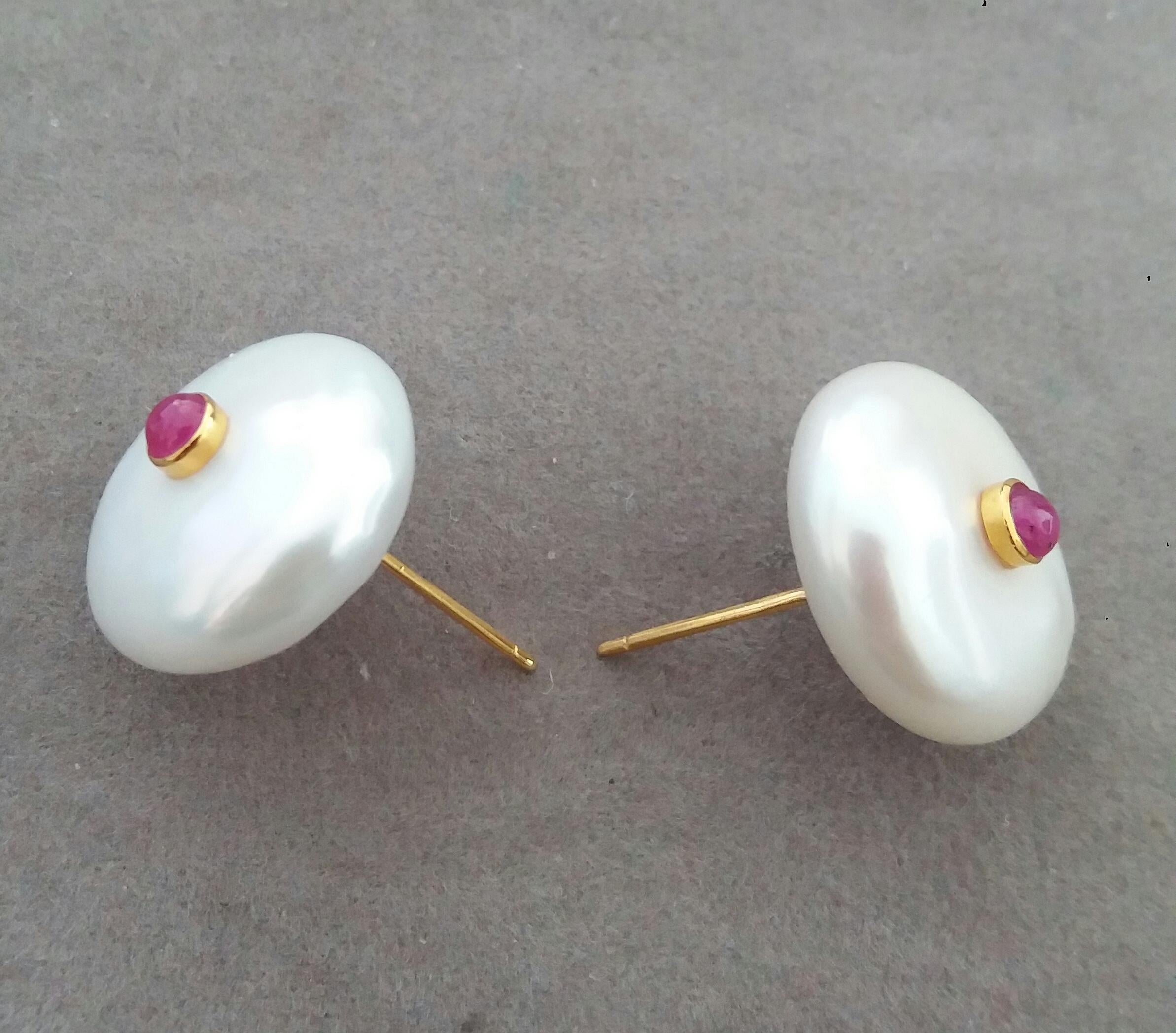 White Button Shape Baroque Pearls 14 Kt Yellow Gold Ruby Round Cabs Earrings In New Condition In Bangkok, TH