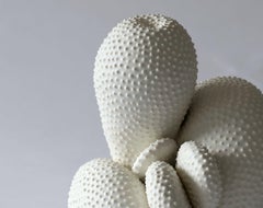 Scultura astratta simile a un cactus bianco, Lone Skov Madsen