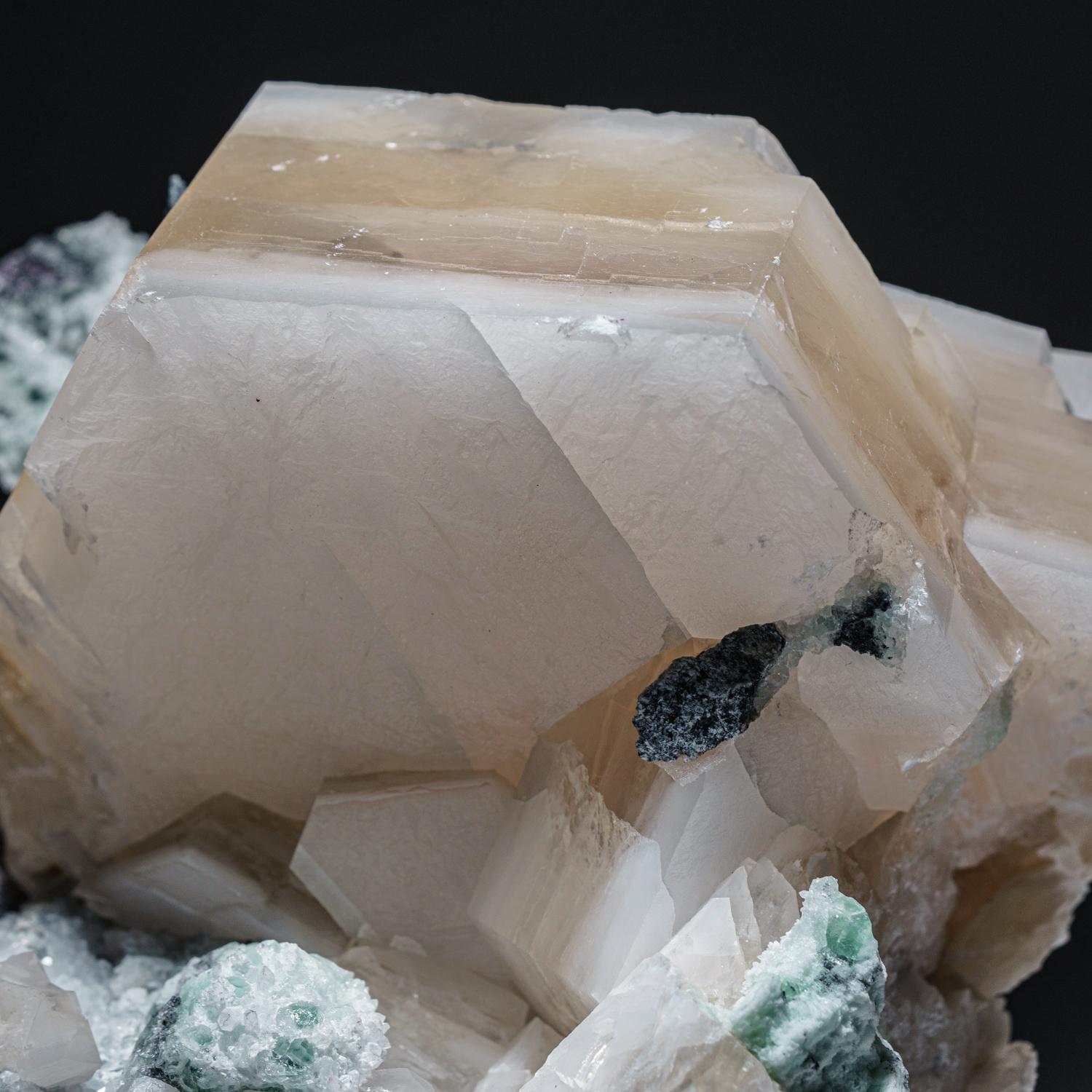 18th Century and Earlier White Calcite From Inner Mongolia, China For Sale