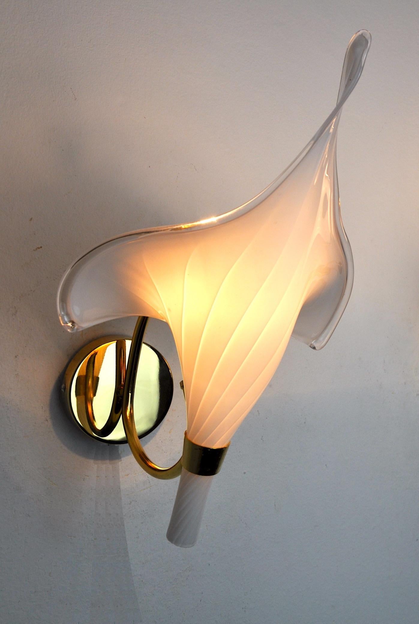 Late 20th Century White Calla Lily Wall Lamp, Murano Glass, Italy, 1970 For Sale