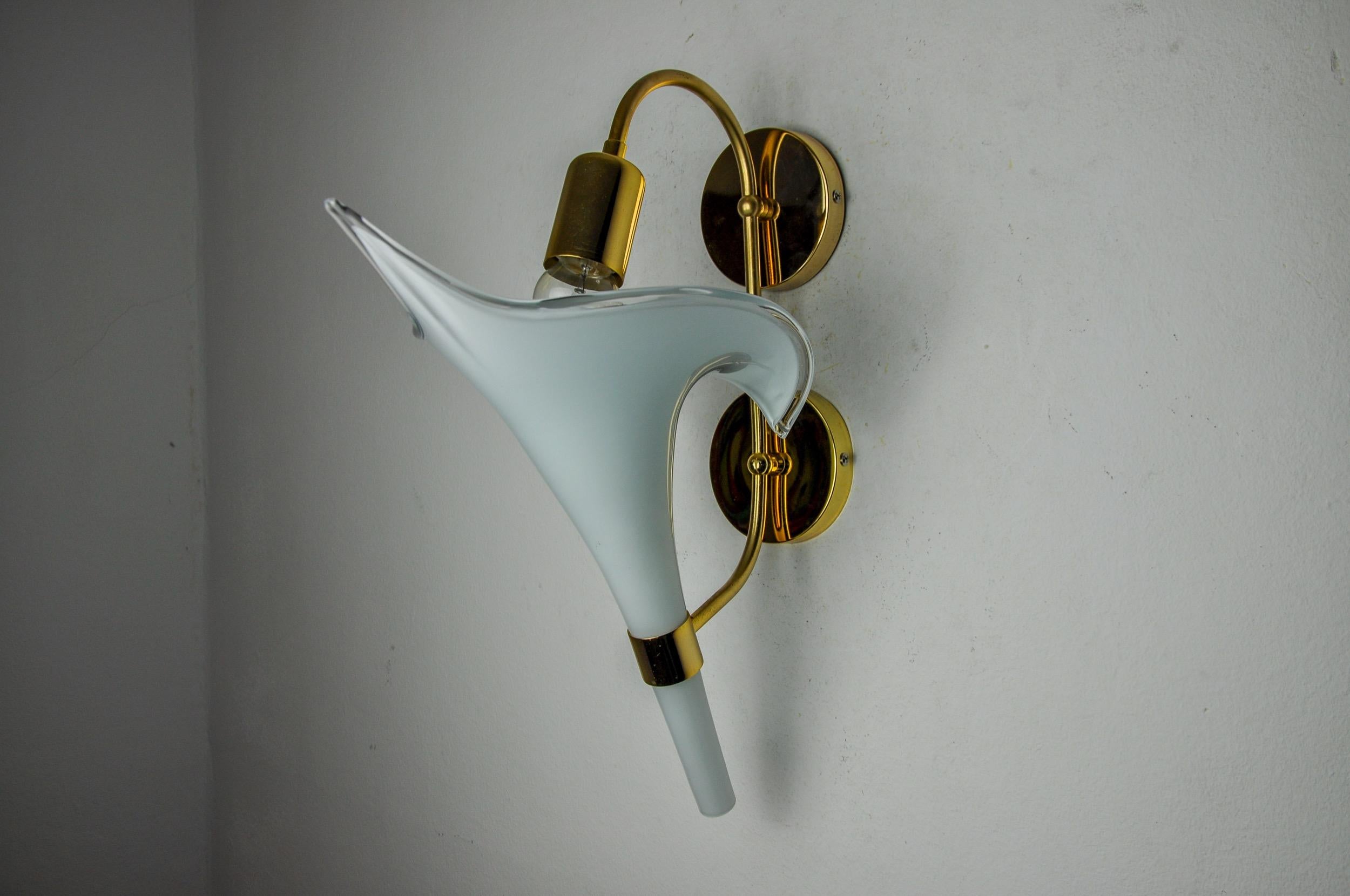 Mid-20th Century White calla lily wall lamp, murano glass, Italy, 1970 For Sale