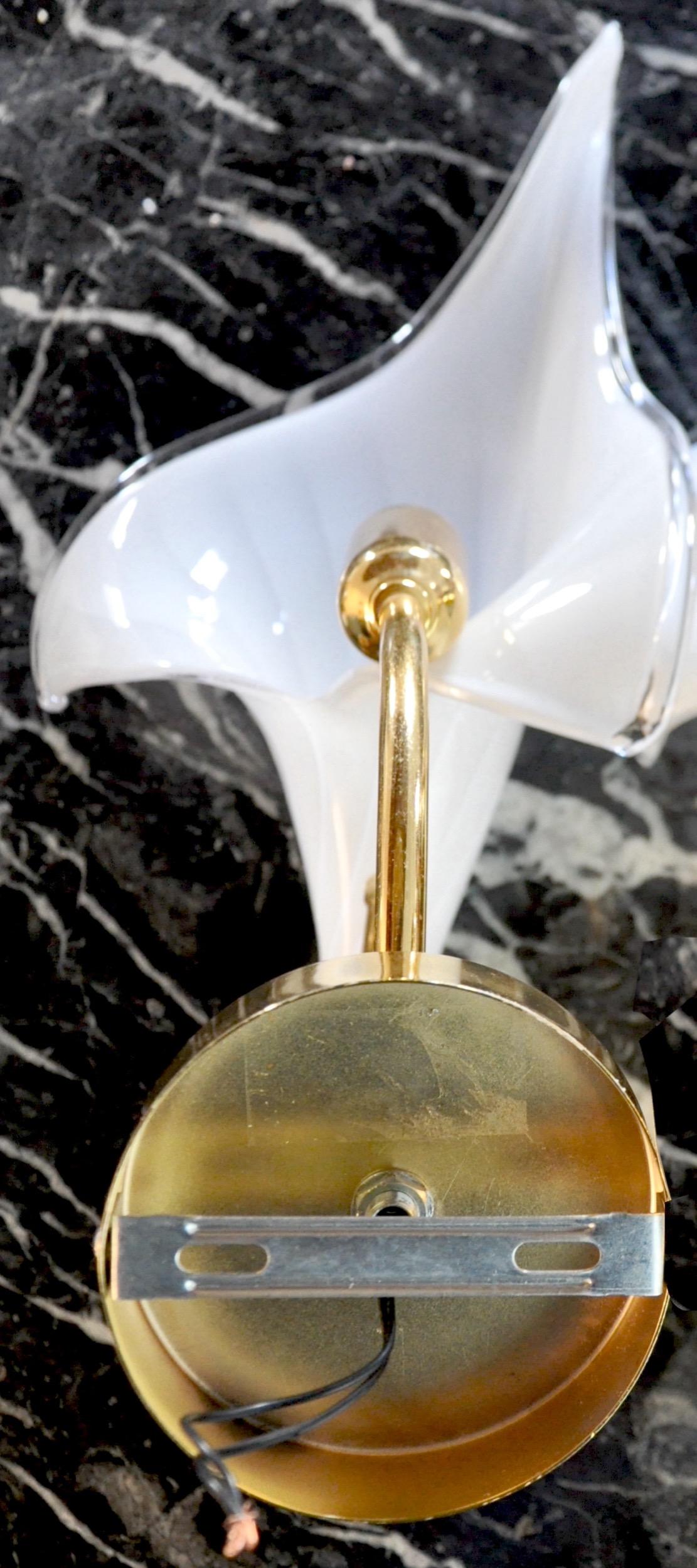 Crystal White Calla Lily Wall Lamp, Murano Glass, Italy, 1970 For Sale