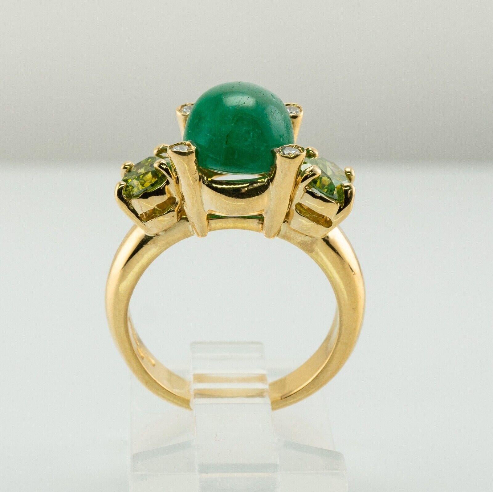White & Canary Diamond Emerald Ring 18K Gold, Italy For Sale 5
