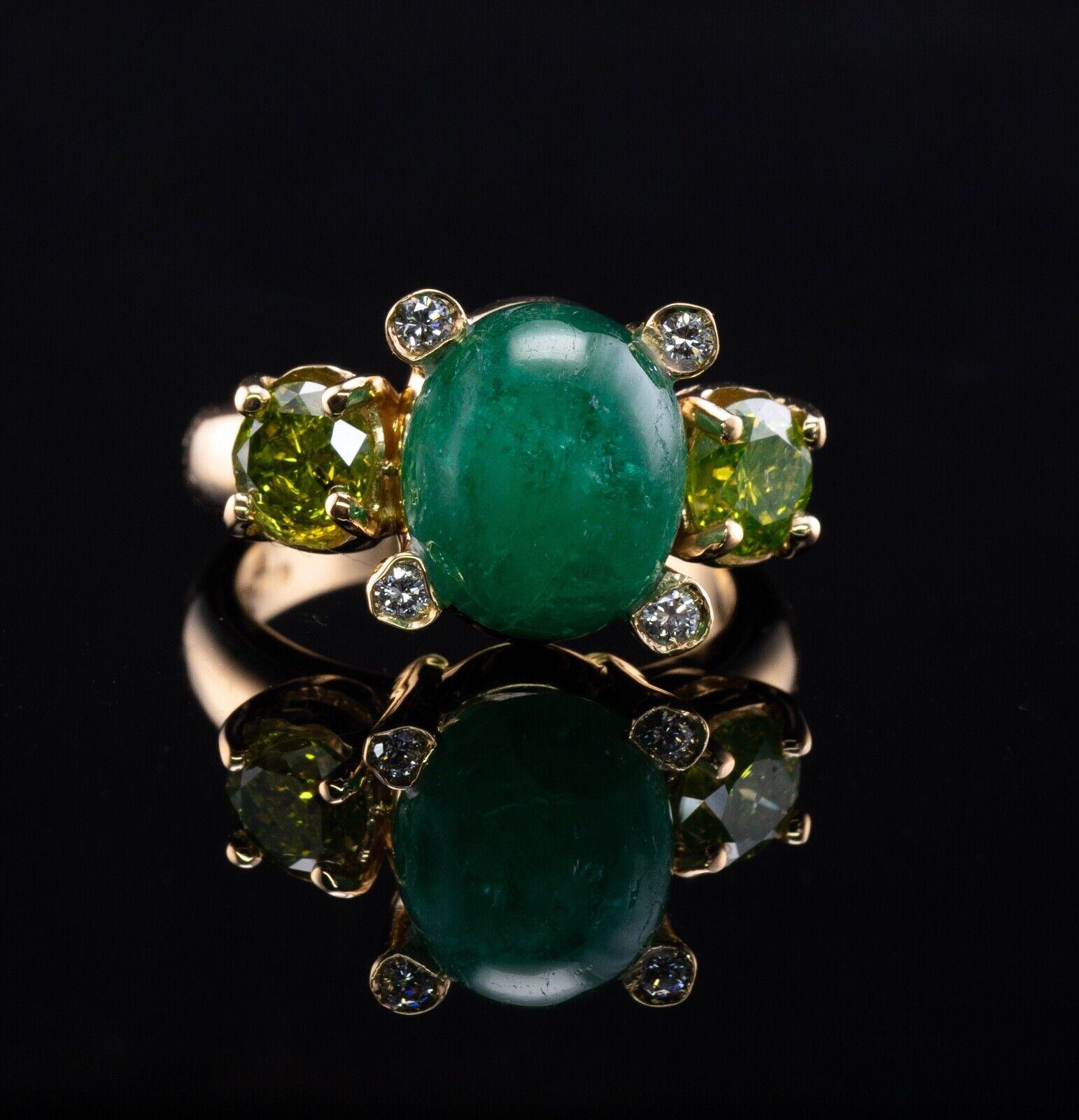White & Canary Diamond Emerald Ring 18K Gold, Italy In Good Condition For Sale In East Brunswick, NJ