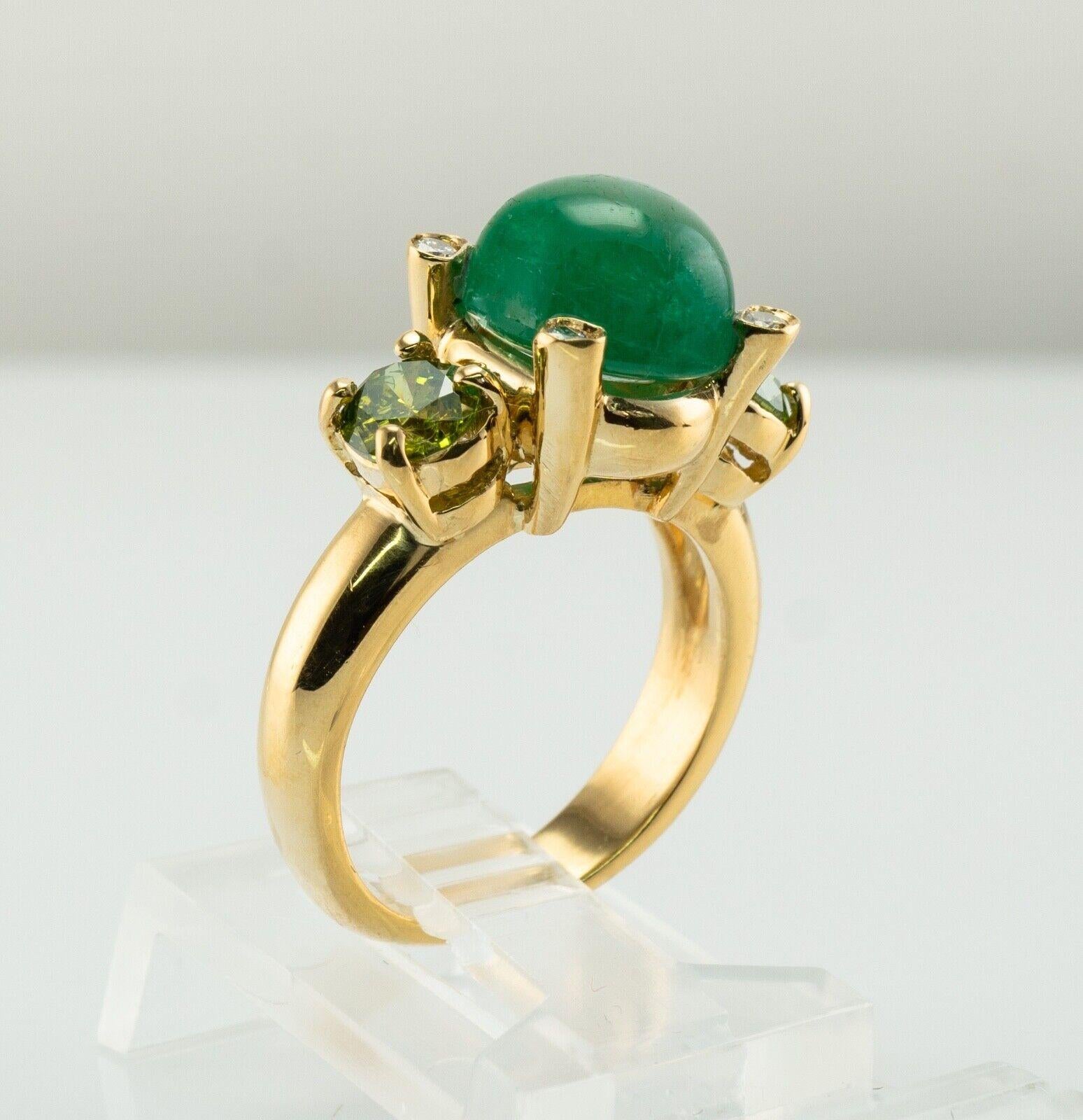 White & Canary Diamond Emerald Ring 18K Gold, Italy For Sale 4