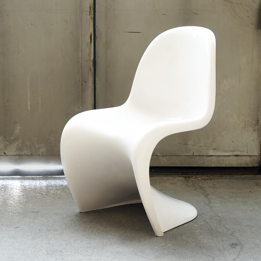 This iconic Panton chair was designed in the 1960s by the Danish designer Verner Panton. Panton's futuristic design of the stacking chair was the first injection molded plastic chair made of only one material and one shape. Due to its ergonomic