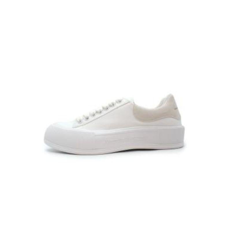 White canvas Deck sneakers In Excellent Condition For Sale In London, GB