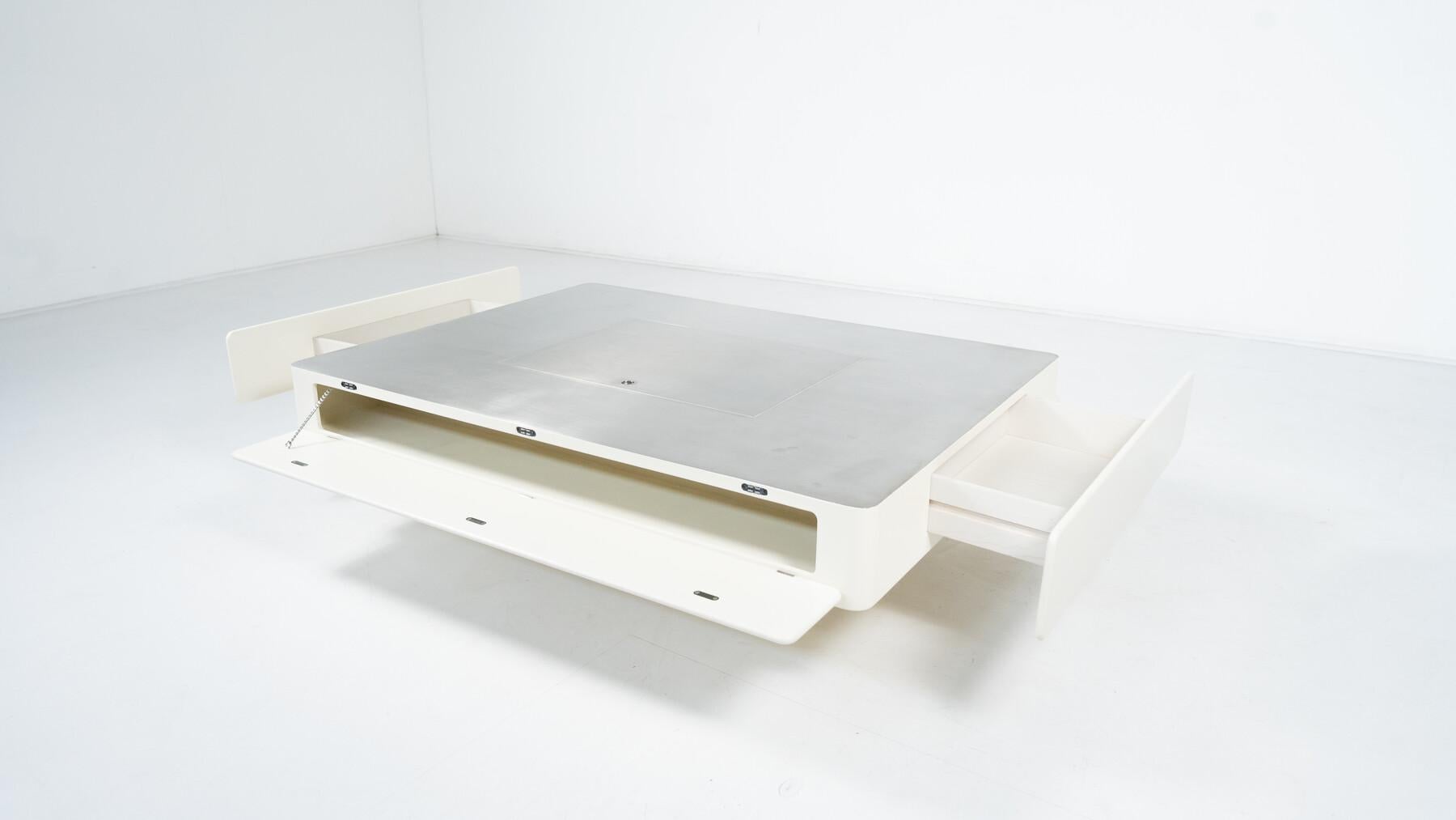 Table basse Caori blanche de Vico Magistretti pour Gavina, Italie, années 1960 en vente 5