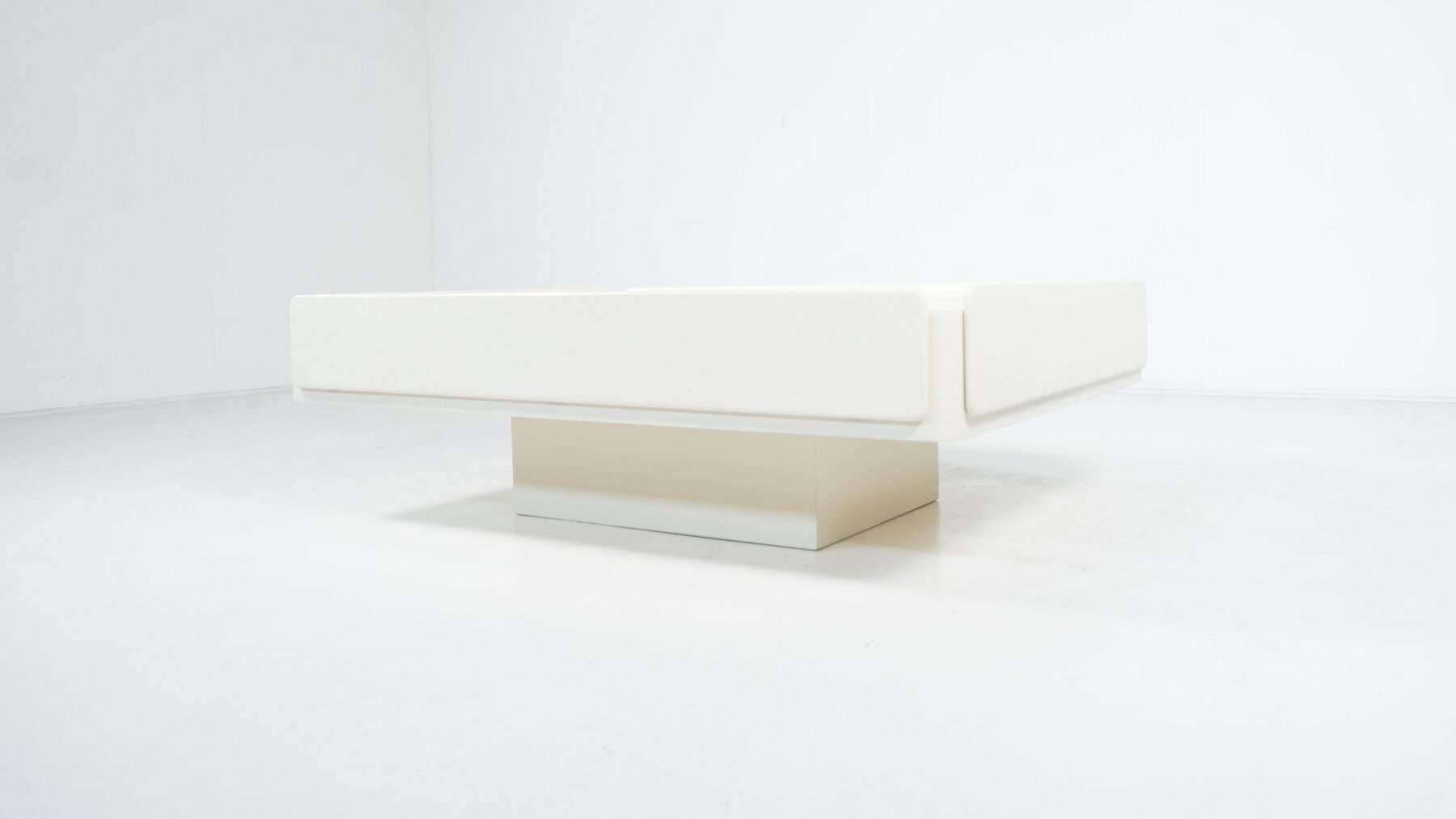 Table basse Caori blanche de Vico Magistretti pour Gavina, Italie, années 1960 Bon état - En vente à Brussels, BE