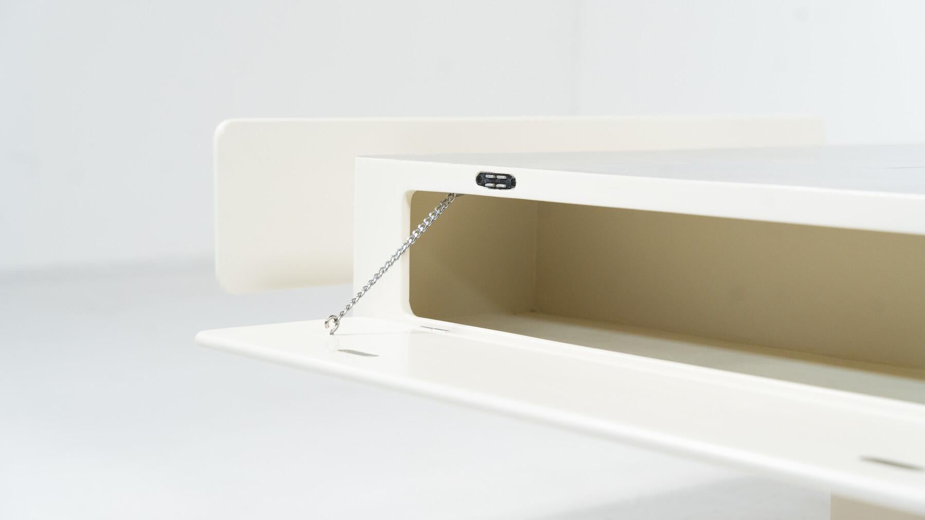 Table basse Caori blanche de Vico Magistretti pour Gavina, Italie, années 1960 en vente 3