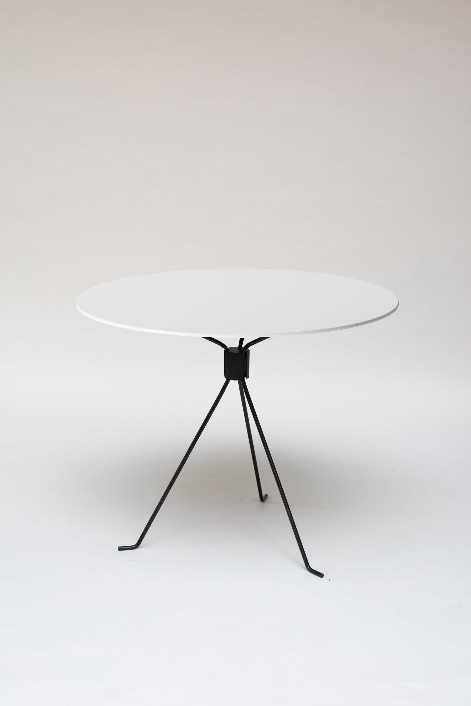 White Capri bond table by Cools Collection
Materials: Steel, paint.
Dimensions: Ø 90 x H 74 cm.
Available in black or white table top.

COOLS Collection was launched in 2020 by mother-and-daughter duo Stefania Andorlini and Maria Francesca