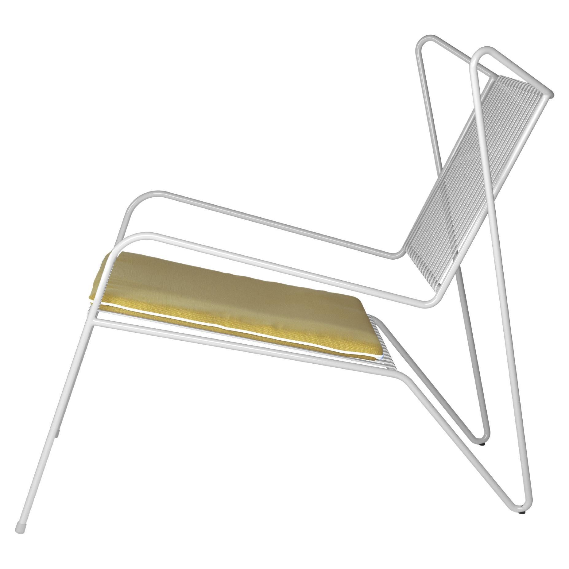 Fauteuil de salon Capri blanc avec coussin d'assise par Cools Collection en vente