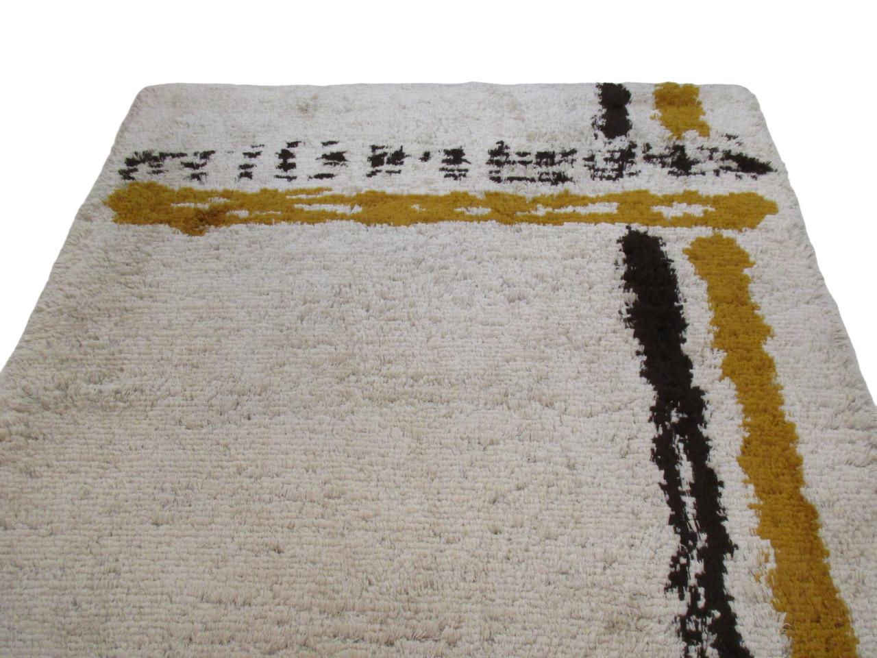 White carpet with a modern design (Italy) pure wool hand-knotted For Sale 5