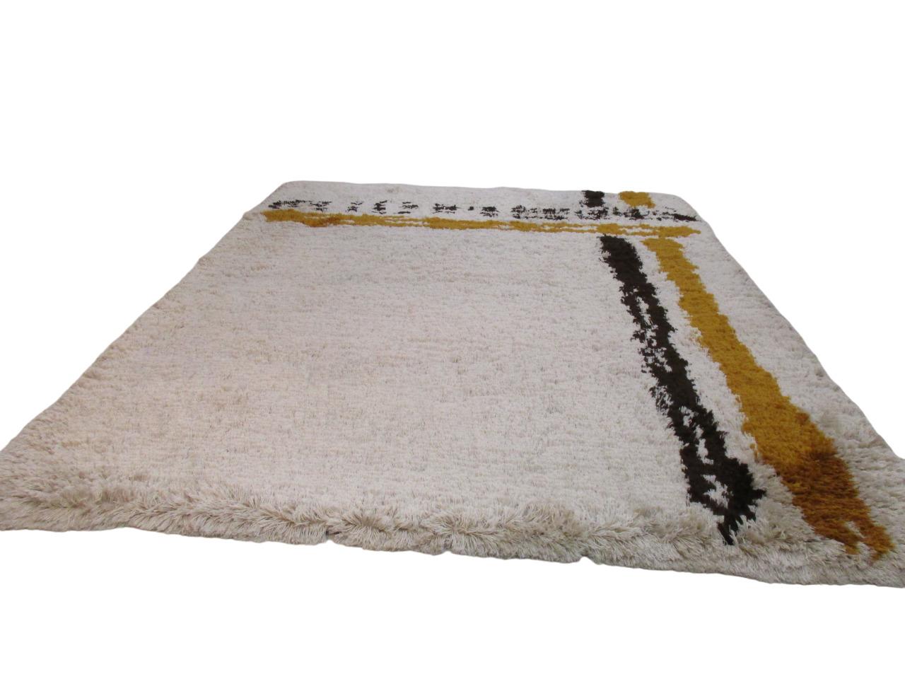 White carpet with a modern design (Italy) pure wool hand-knotted For Sale 6