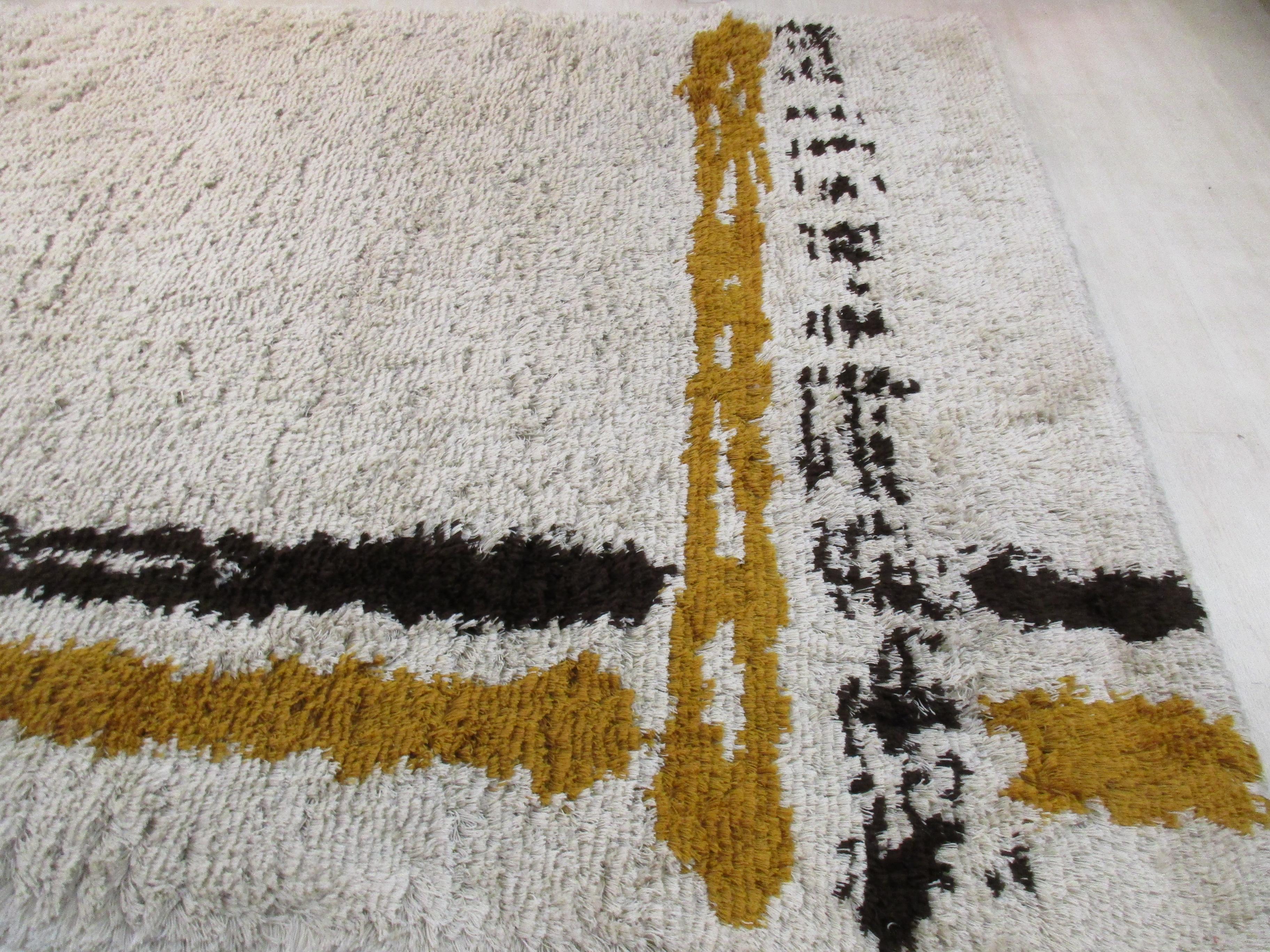 Italian White carpet with a modern design (Italy) pure wool hand-knotted For Sale