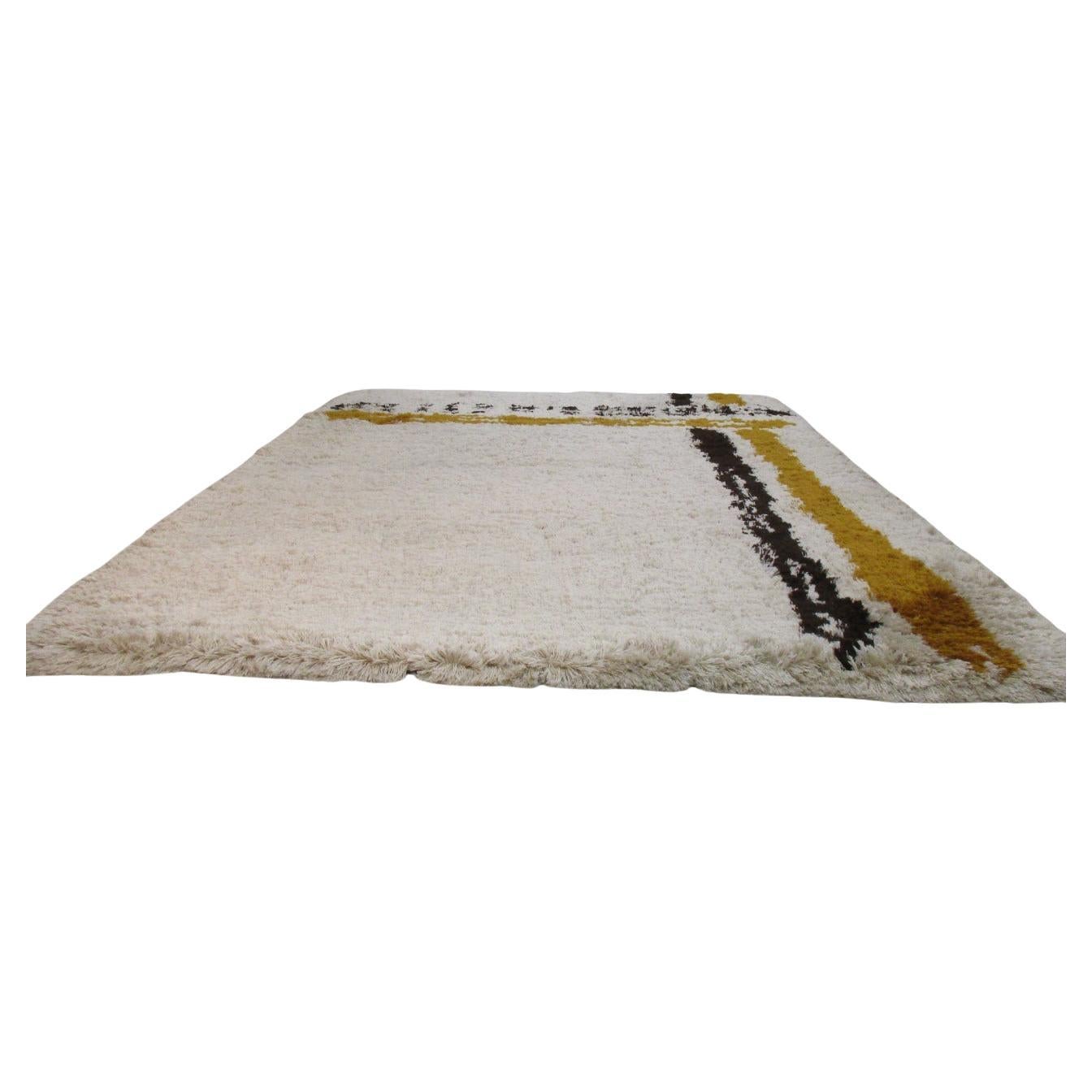 White carpet with a modern design (Italy) pure wool hand-knotted For Sale