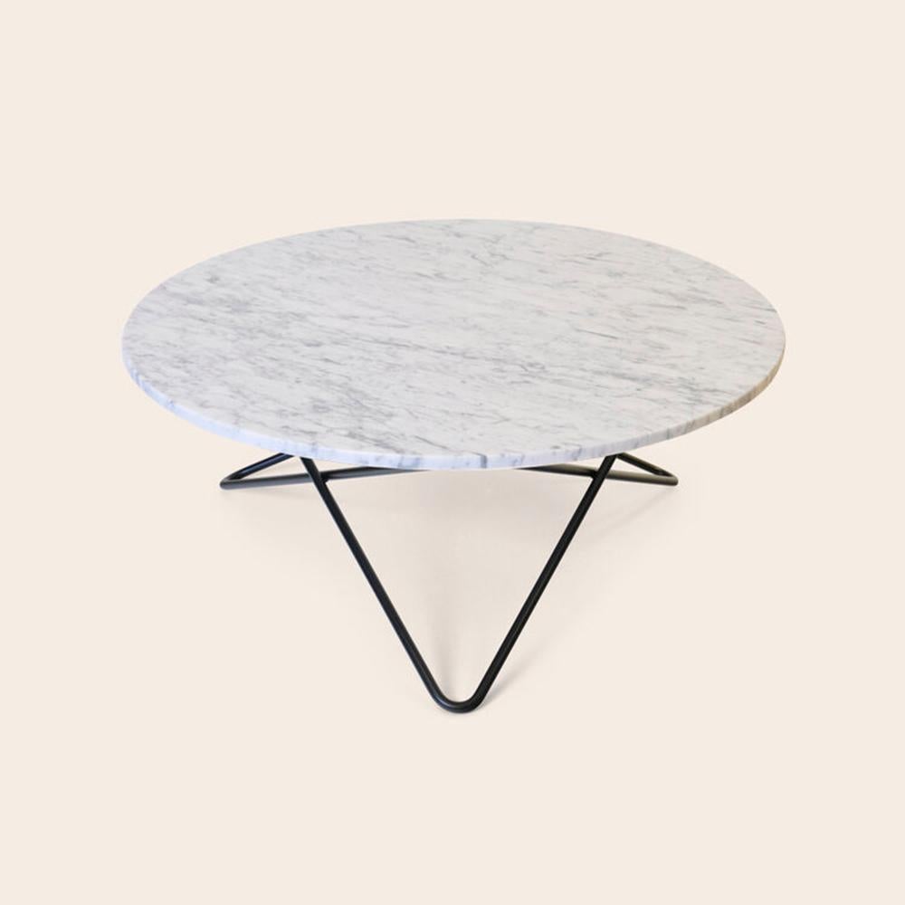 White carrara marble and black steel large o table by Ox Denmarq.
Dimensions: D 100 x H 40 cm
Materials: steel, white carrara marble.
Available in other size. Different top and frame options available.

OX DENMARQ is a Danish design brand