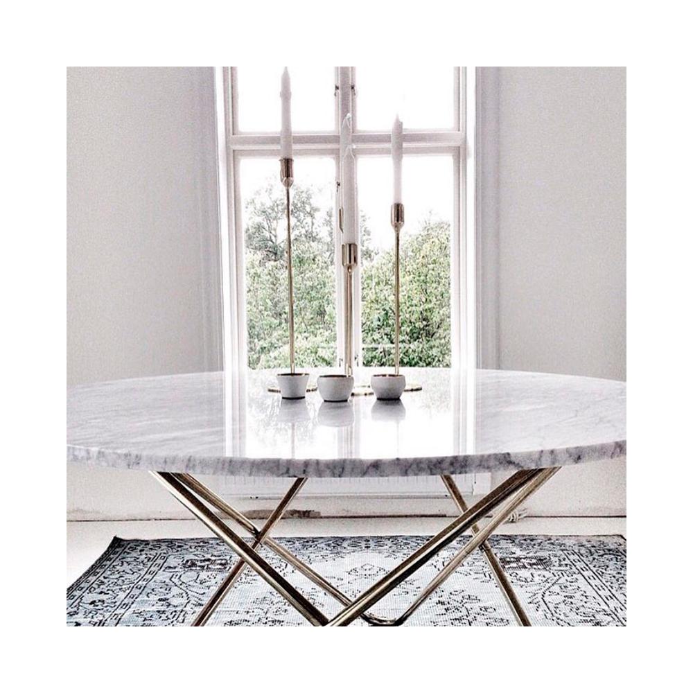 Mesa Big O de mármol blanco de Carrara y latón by OxDenmarq Otro en venta