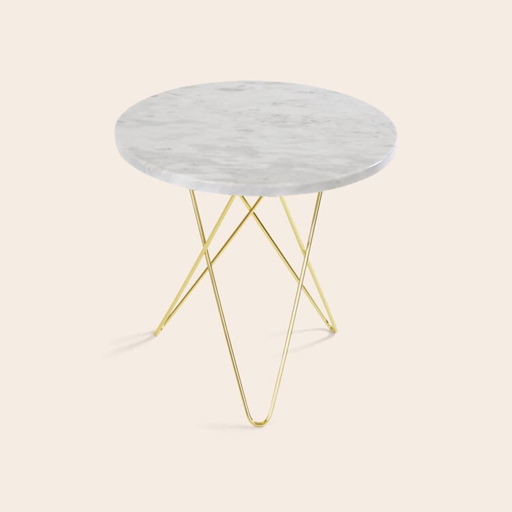 White Carrara marble and brass tall mini O table by OxDenmarq
Dimensions: D 50 x H 50 cm
Materials: Brass, white Carrara marble
Also available: Different top and frame options available

OX DENMARQ is a Danish design brand aspiring to make