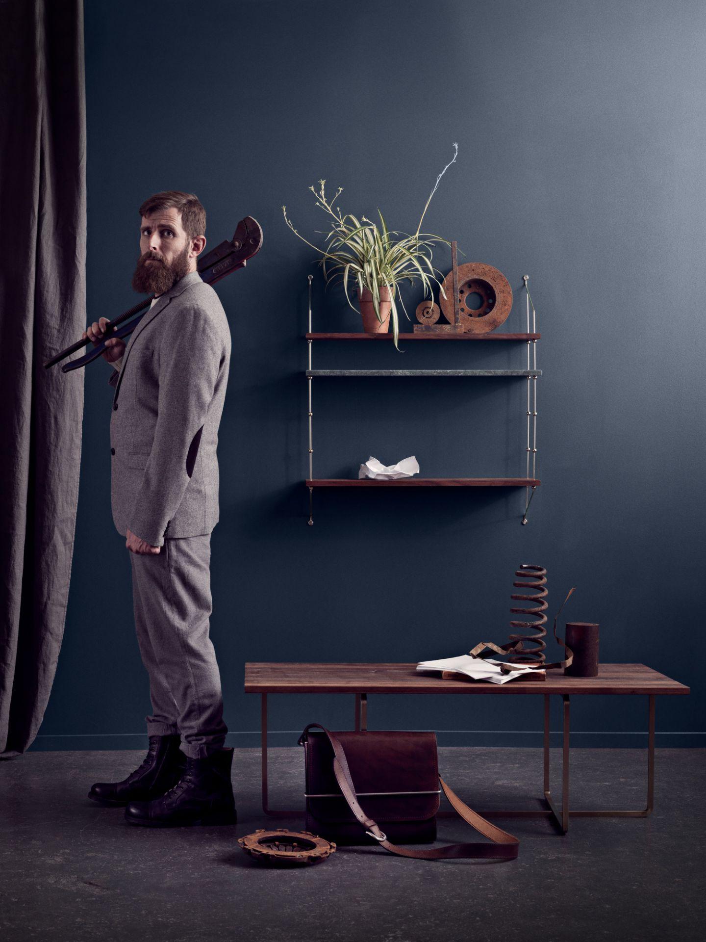 Mesa 90 grande de mármol de carrara blanco y acero by OxDenmarq Posmoderno en venta