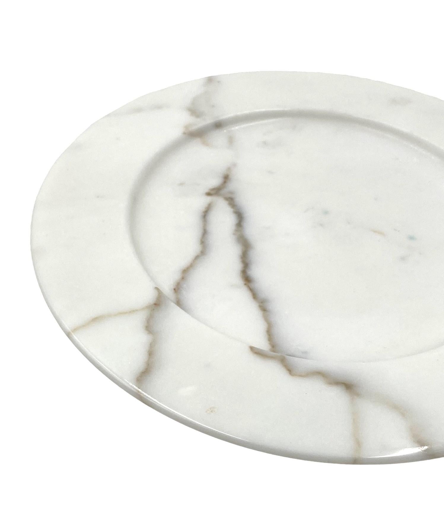 Tafelaufsatz/Teller aus weißem Carrara-Marmor, Up&Up Italien, 1970er Jahre im Angebot 7