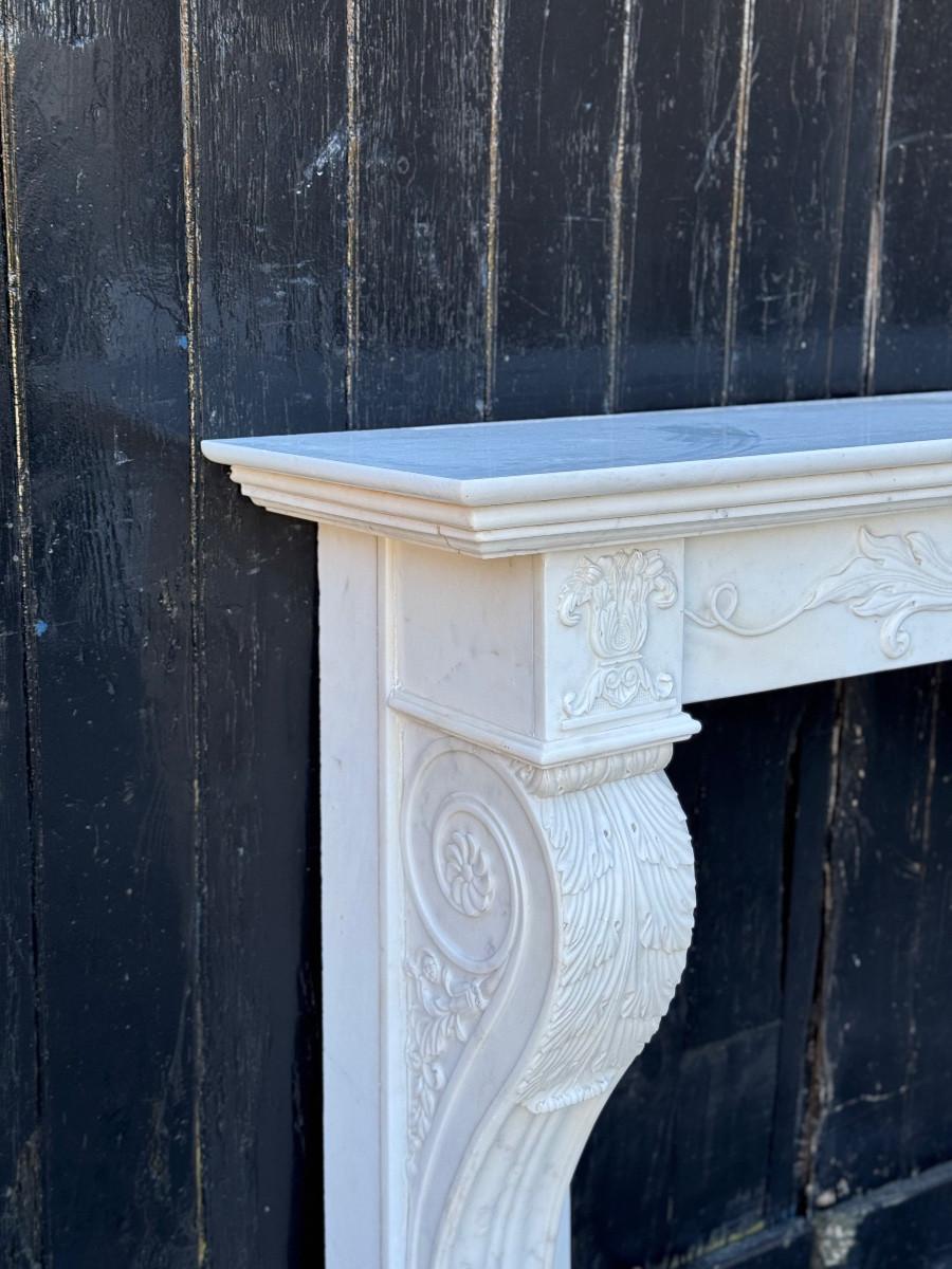 Mantello Charles X in marmo bianco di Carrara, XIX secolo in vendita 1