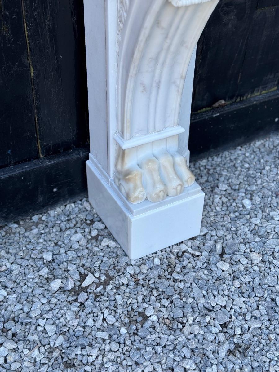 Mantello Charles X in marmo bianco di Carrara, XIX secolo in vendita 3