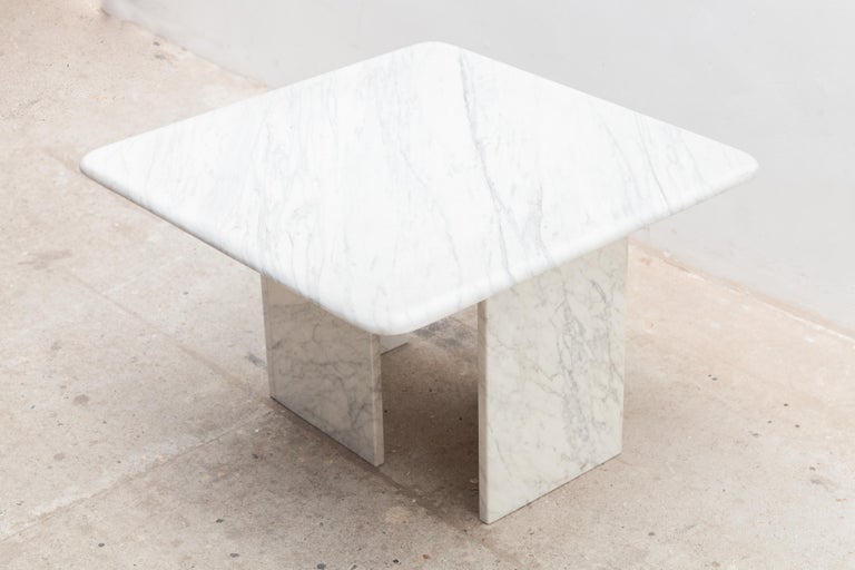 Mid-Century Modern White Carrara Marble Coffee-Table, 1970s Italy For Sale