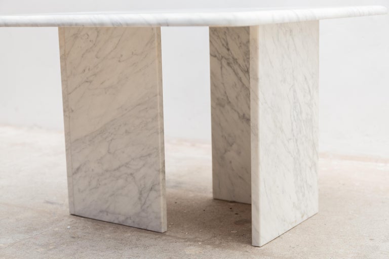 Italian White Carrara Marble Coffee-Table, 1970s Italy For Sale