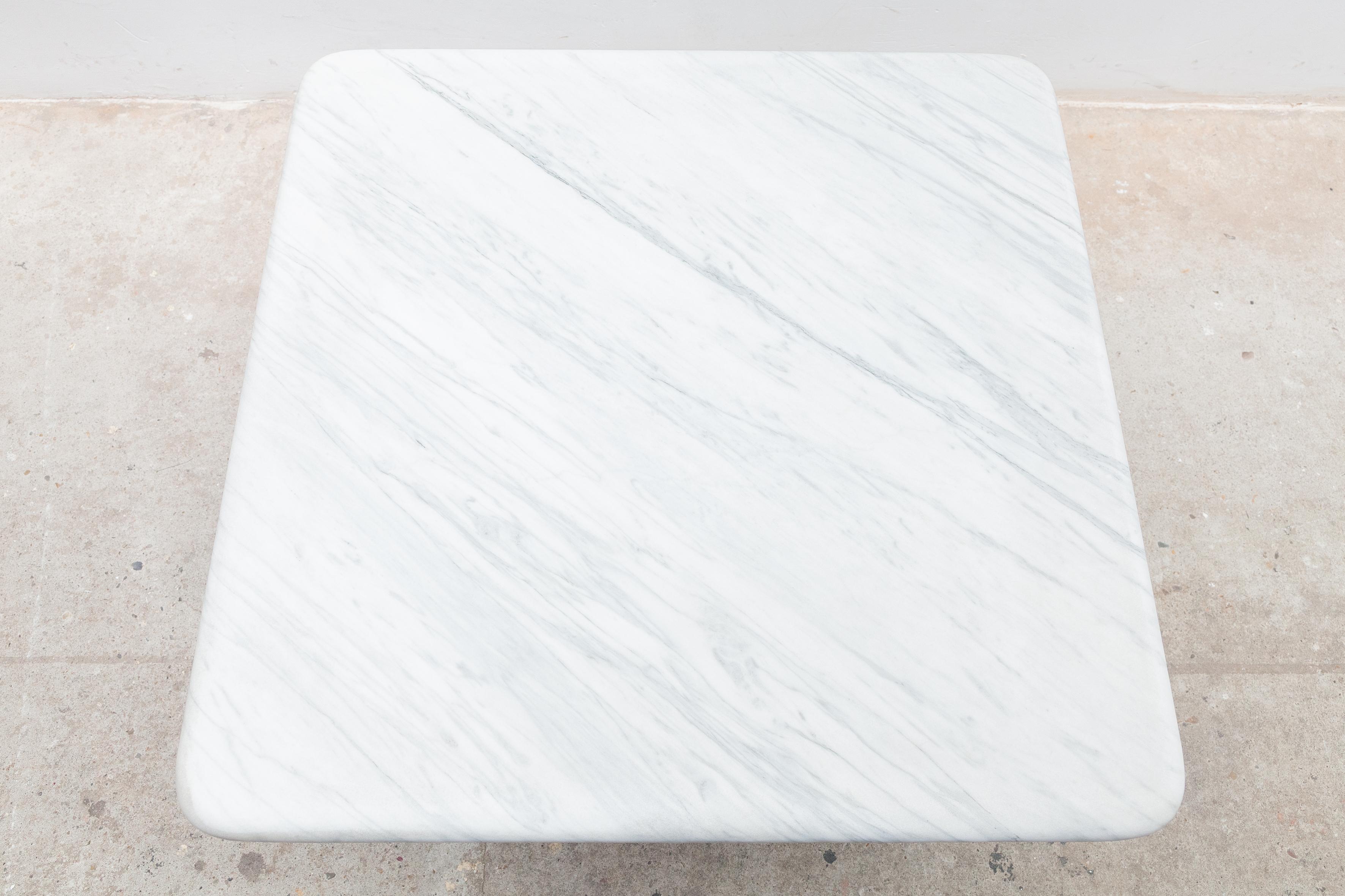 Hand-Crafted White Carrara Marble Coffee-Table, 1970s Italy